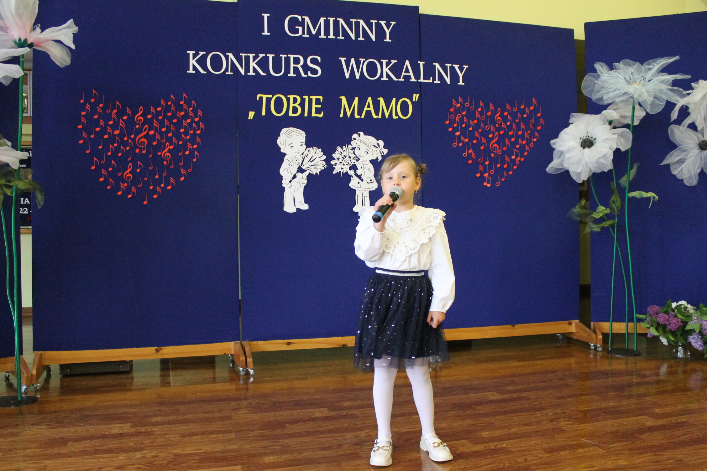 IMG 6964 Niezwykły prezent z okazji  Dnia Mamy   I Gminny Konkurs Wokalny „Tobie Mamo”