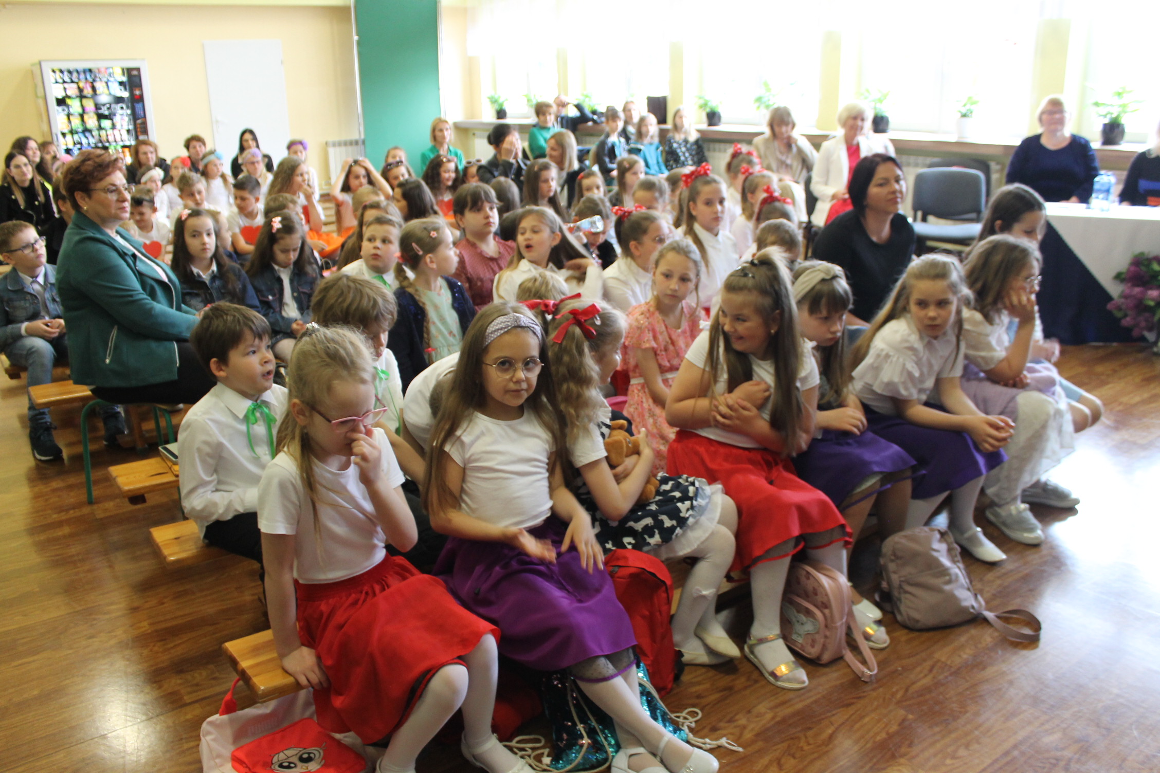 IMG 7050 Niezwykły prezent z okazji  Dnia Mamy   I Gminny Konkurs Wokalny „Tobie Mamo”