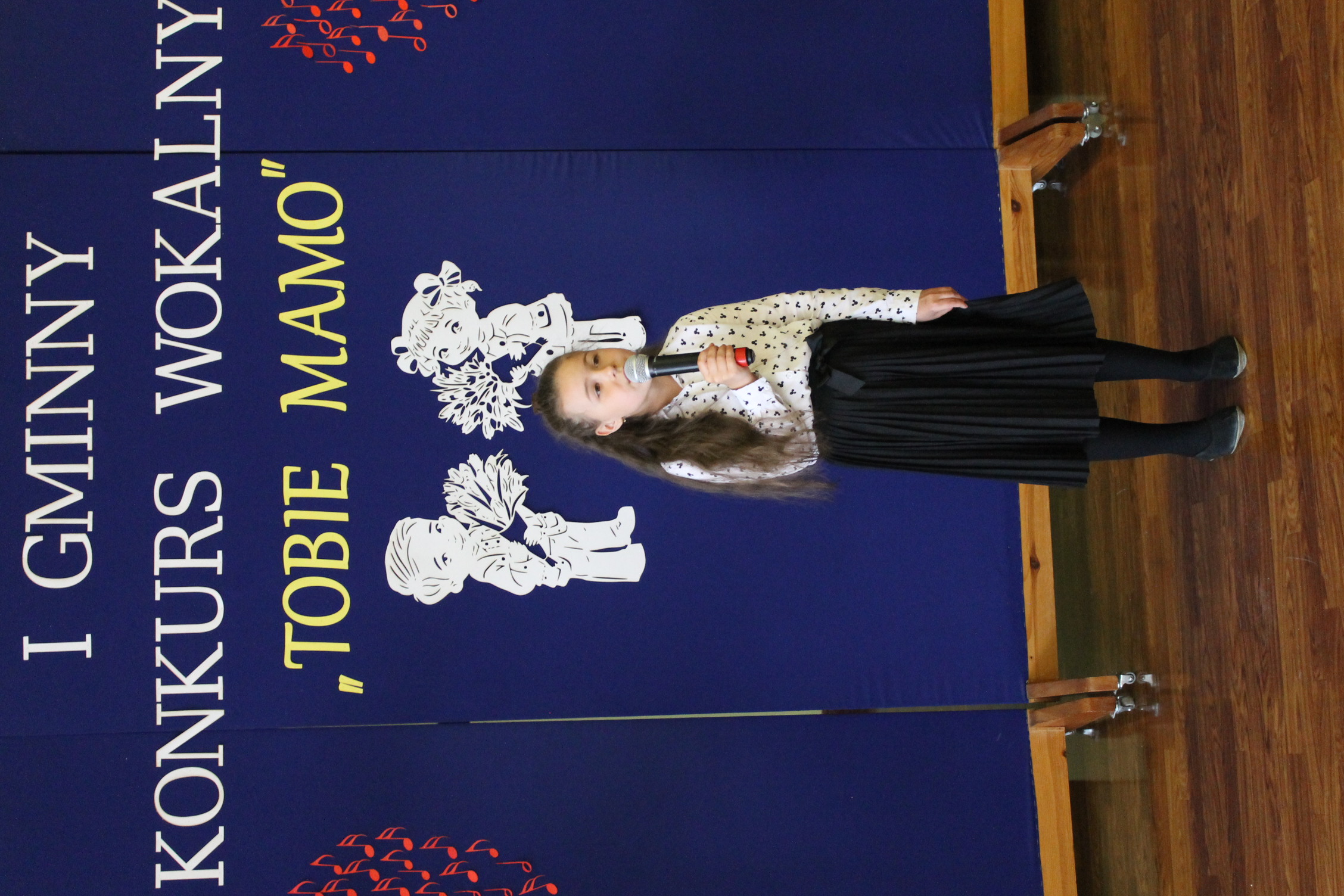 IMG 70611 Niezwykły prezent z okazji  Dnia Mamy   I Gminny Konkurs Wokalny „Tobie Mamo”