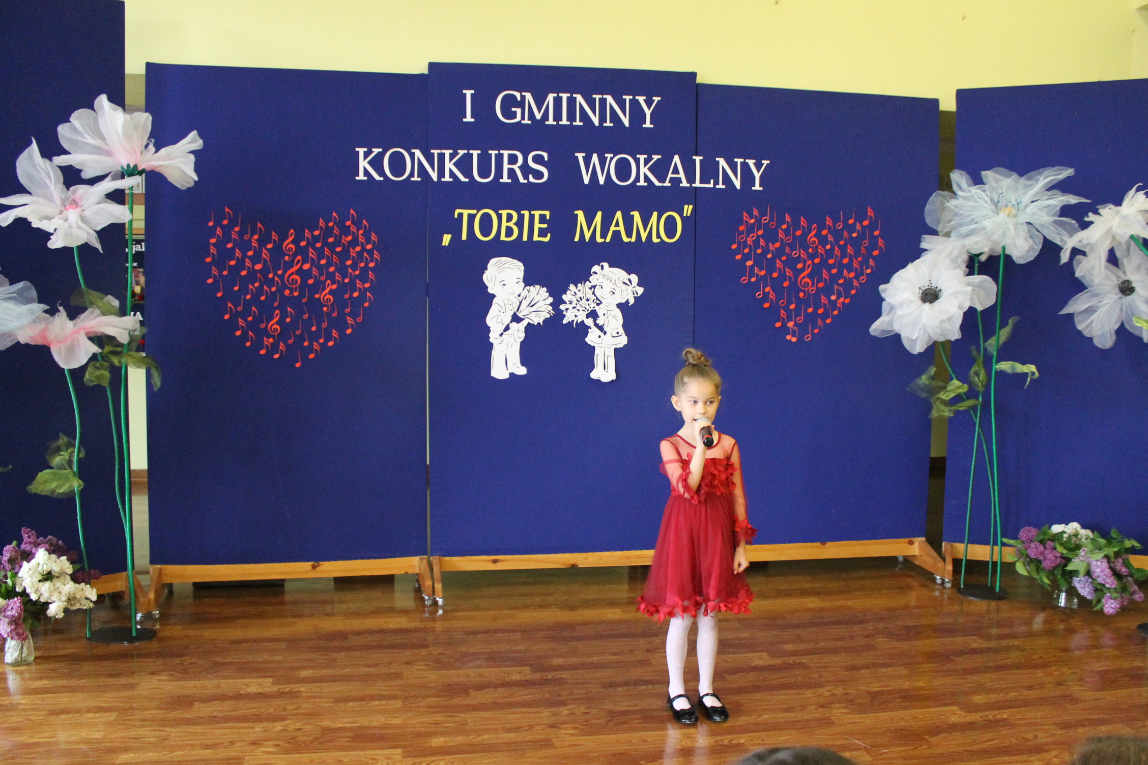 IMG 7074 Niezwykły prezent z okazji  Dnia Mamy   I Gminny Konkurs Wokalny „Tobie Mamo”