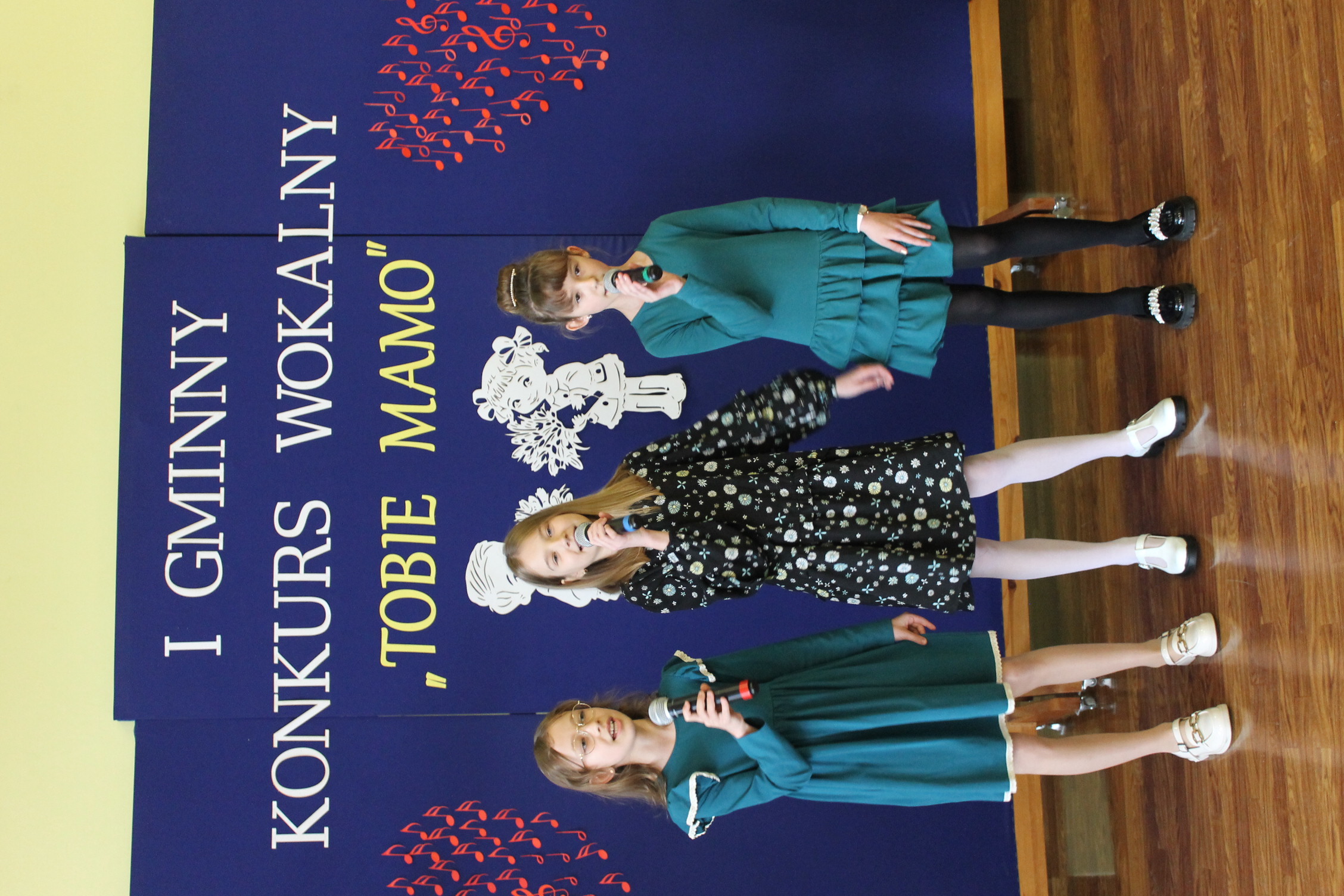 IMG 7128 Niezwykły prezent z okazji  Dnia Mamy   I Gminny Konkurs Wokalny „Tobie Mamo”