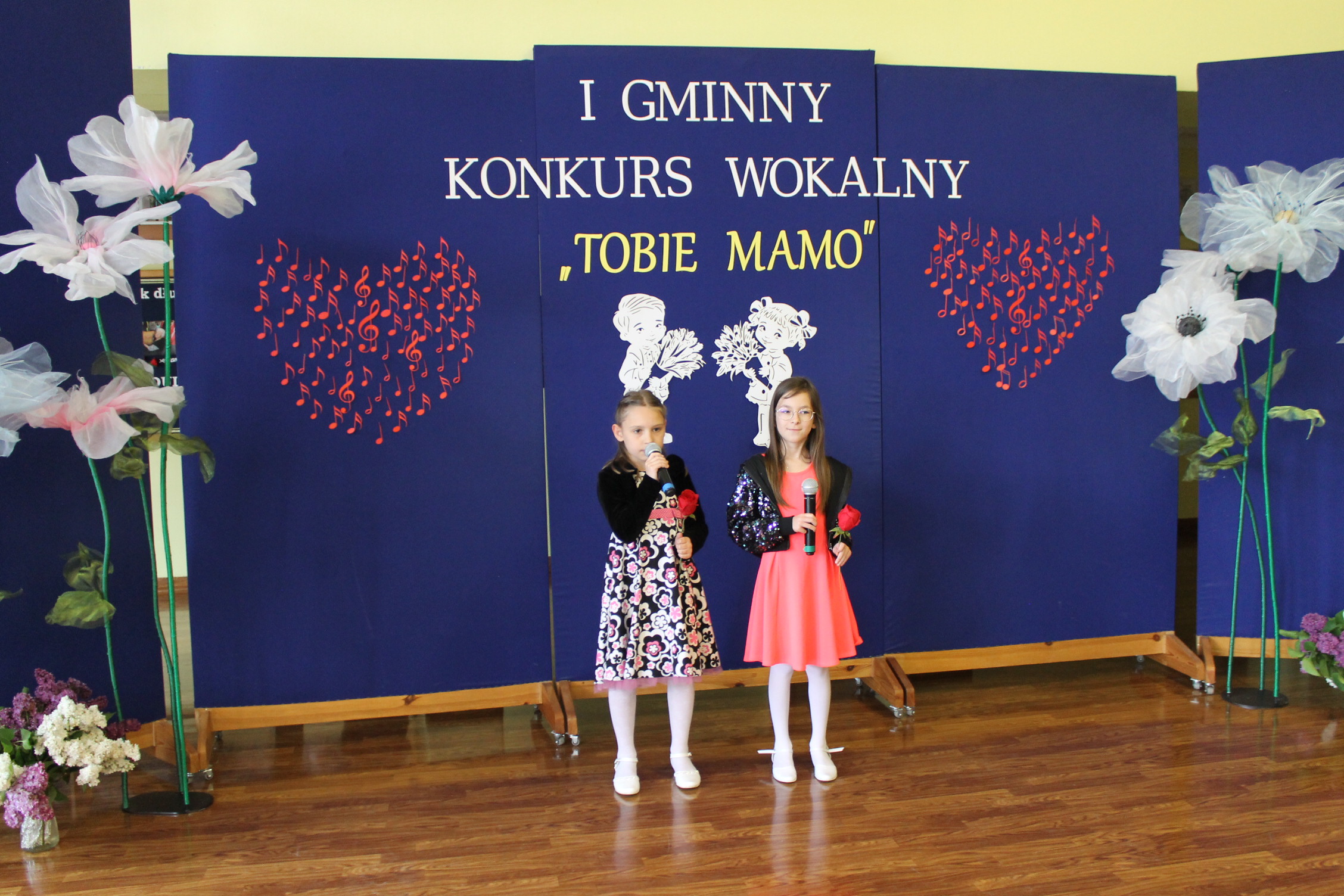 IMG 7164 Niezwykły prezent z okazji  Dnia Mamy   I Gminny Konkurs Wokalny „Tobie Mamo”