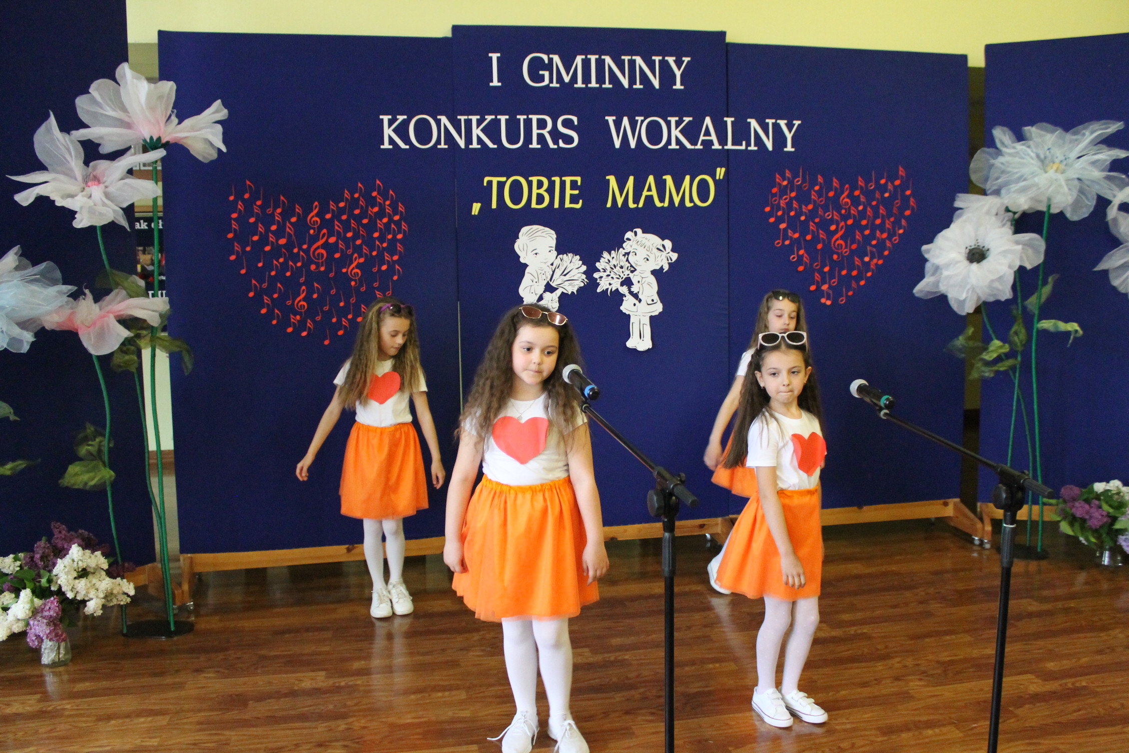 IMG 7202 Niezwykły prezent z okazji  Dnia Mamy   I Gminny Konkurs Wokalny „Tobie Mamo”