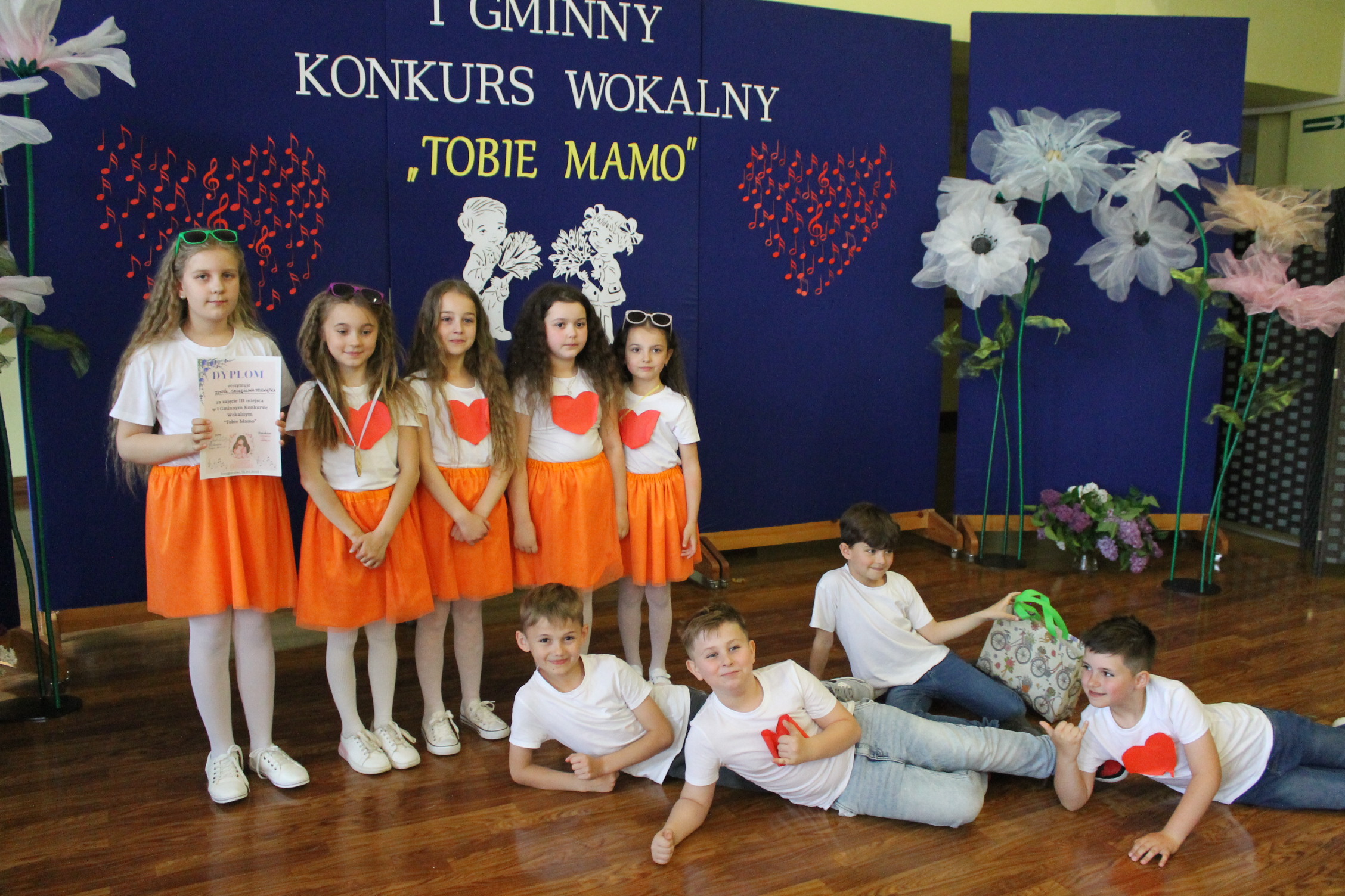 IMG 7254 Niezwykły prezent z okazji  Dnia Mamy   I Gminny Konkurs Wokalny „Tobie Mamo”