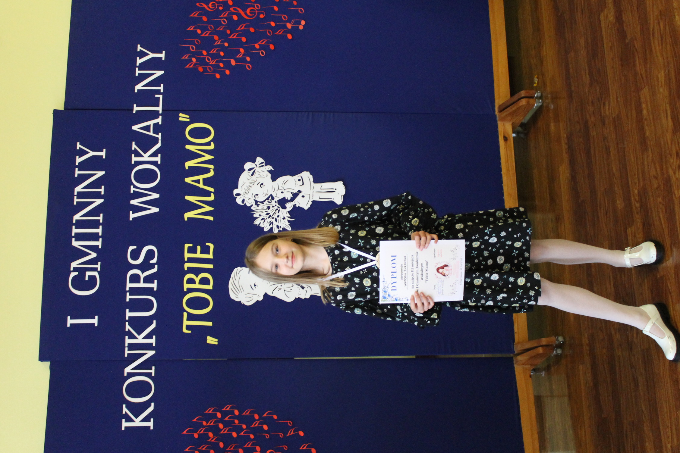 IMG 7259 Niezwykły prezent z okazji  Dnia Mamy   I Gminny Konkurs Wokalny „Tobie Mamo”