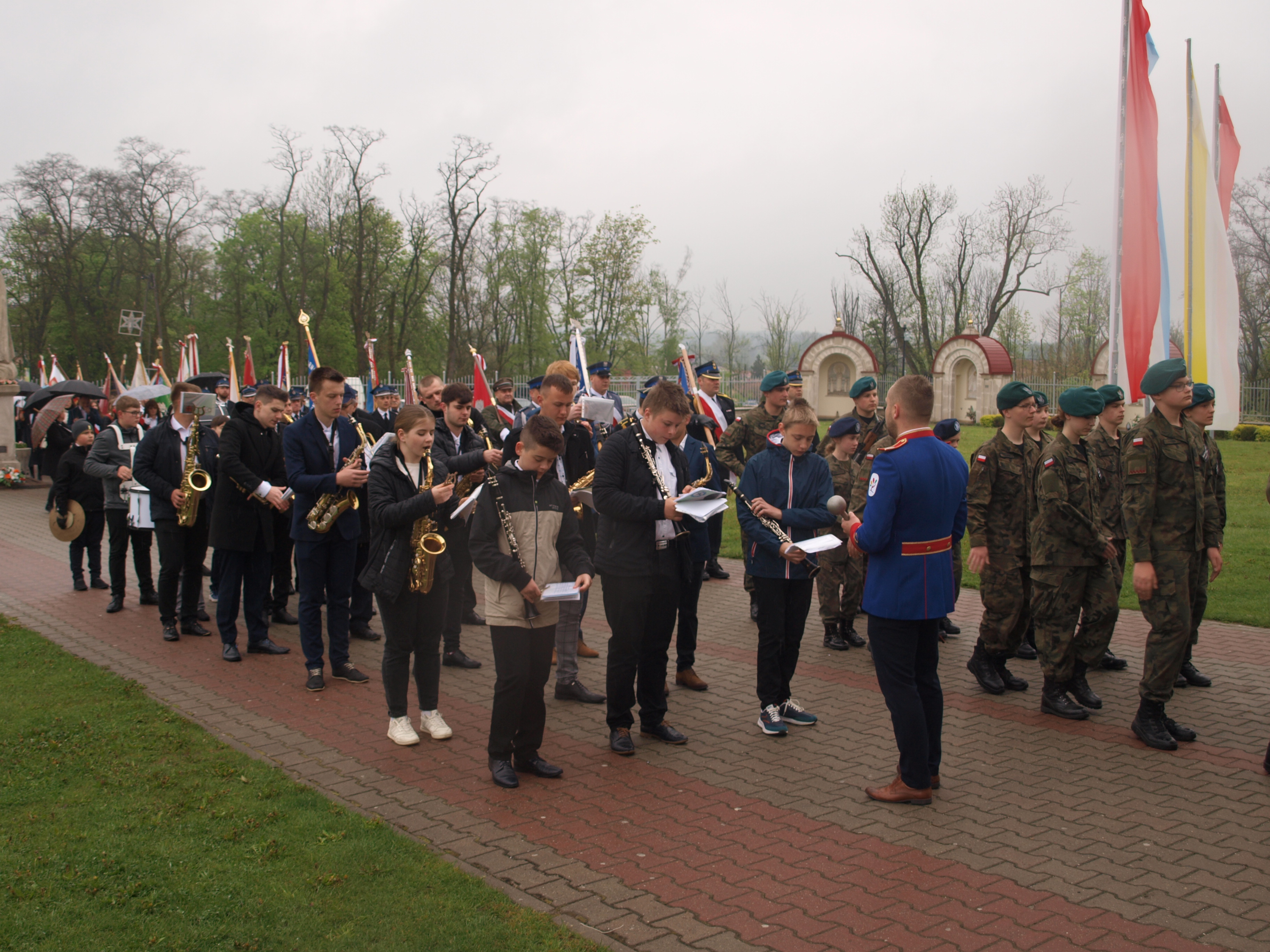 P1013228 ORKIESTRA DĘTA DDK UŚWIETNIŁA UROCZYSTOŚĆ PATRIOTYCZNĄ