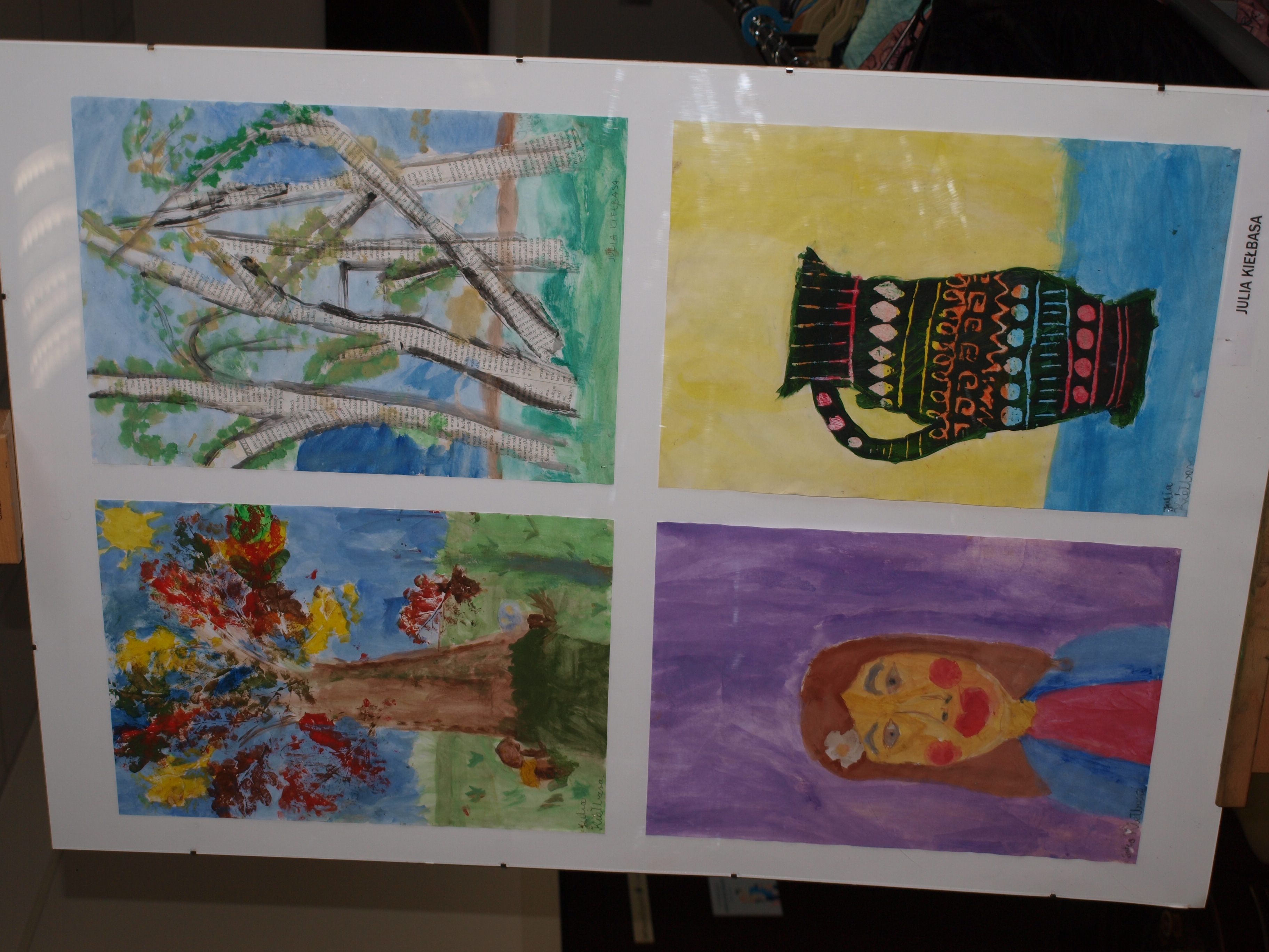 P1013255 „PASTELE” WYSTAWIAJĄ – WERNISAŻ DRUGIEJ GRUPY W DDK