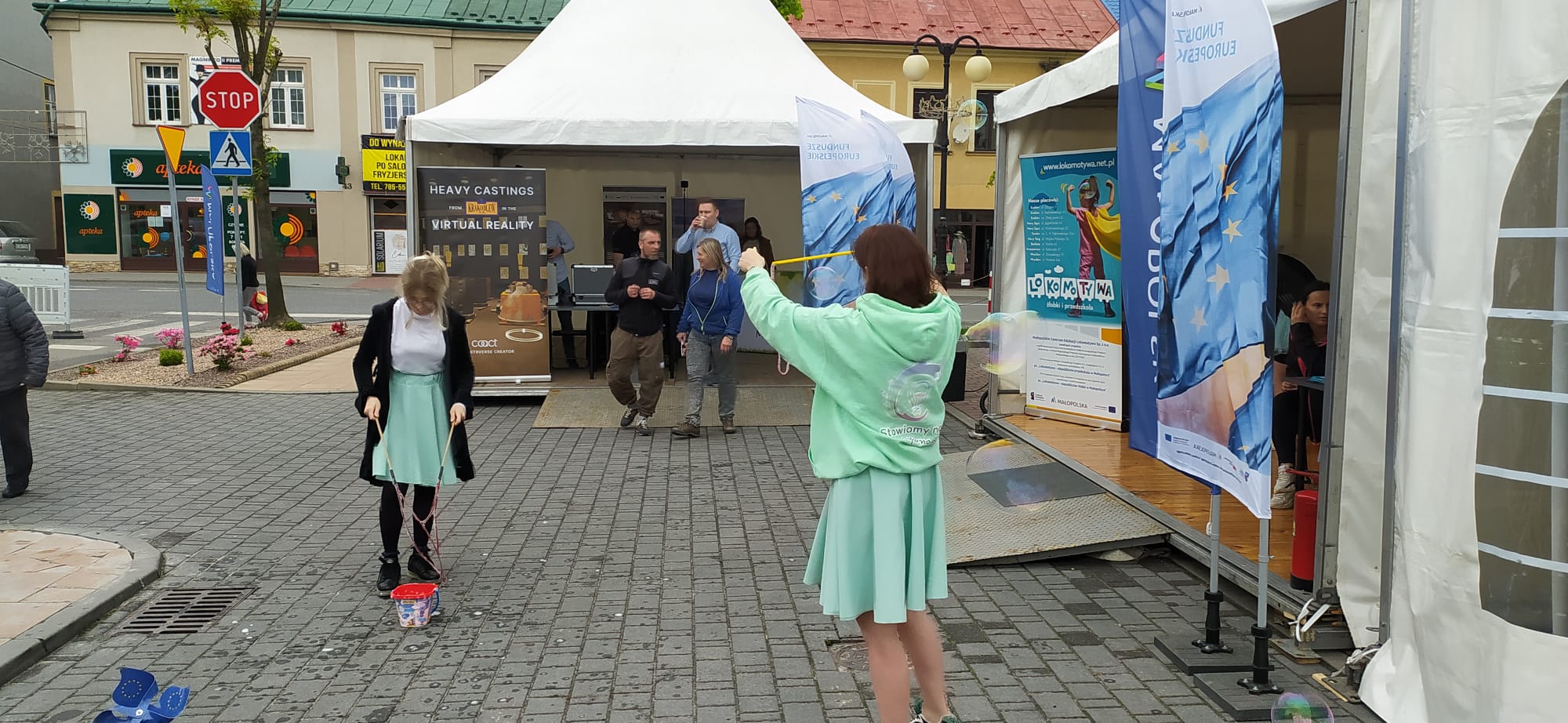 fea40cc8 f3c6 48de bb98 d335eebc1152 Dąbrowa Tarnowska w minioną sobotę była kolejnym przystankiem na trasie plenerowych ,,Rozgrzewek z Funduszami Europejskimi”