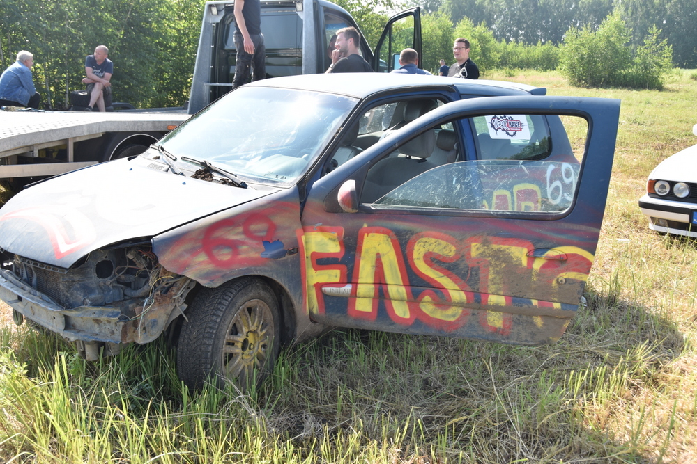 04 DSC 0911 Wrak Race ze wsparciem dla małego Nikodema na ,,lądowisku” w Morzychnie zgromadził tłumy mieszkańców z Powiśla i okolic