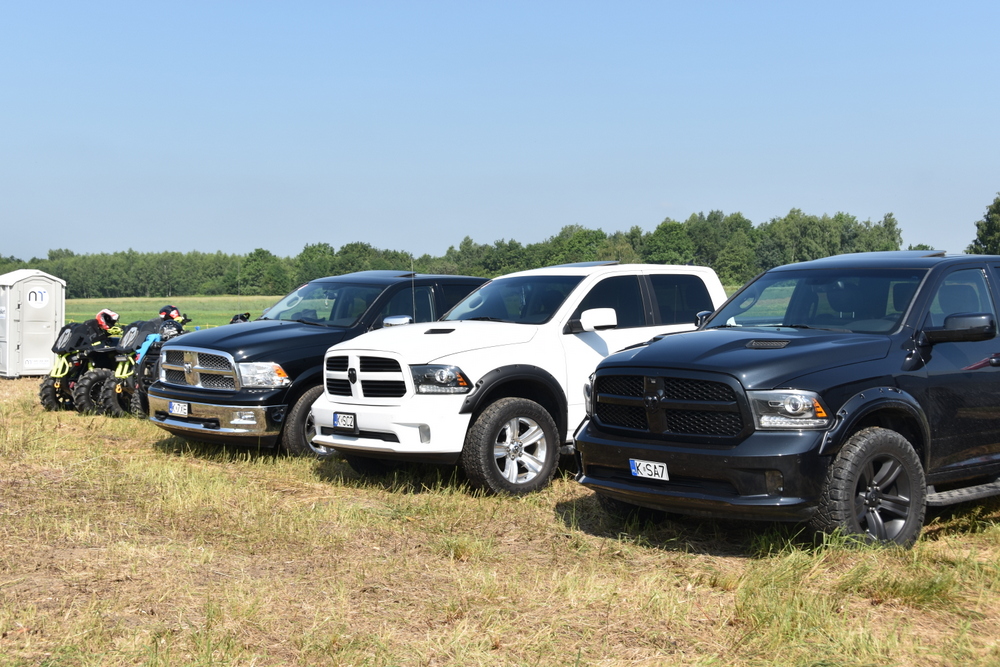08 DSC 0915 Wrak Race ze wsparciem dla małego Nikodema na ,,lądowisku” w Morzychnie zgromadził tłumy mieszkańców z Powiśla i okolic