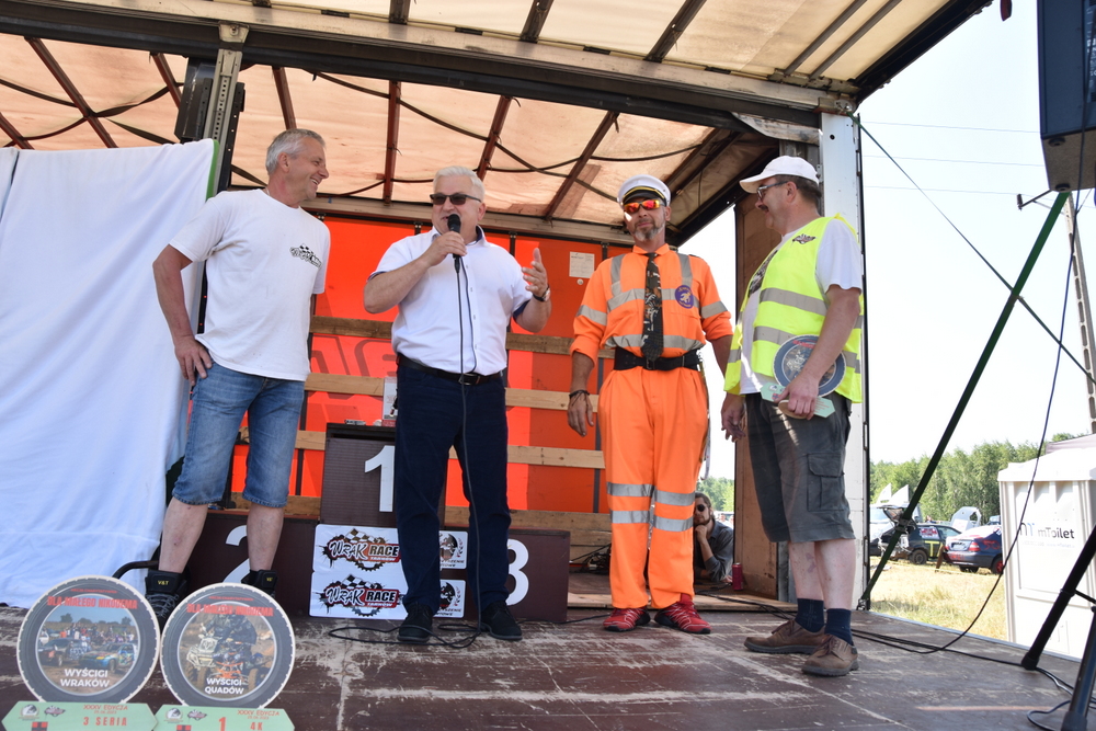 15 DSC 0933 Wrak Race ze wsparciem dla małego Nikodema na ,,lądowisku” w Morzychnie zgromadził tłumy mieszkańców z Powiśla i okolic