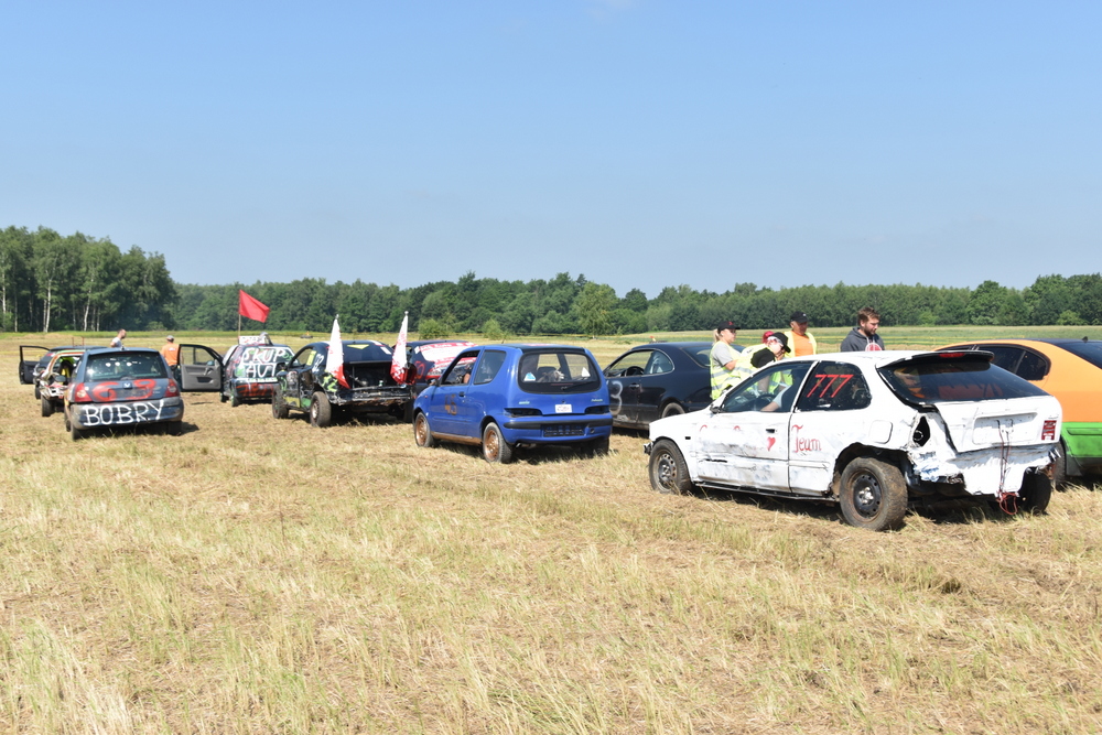 21 DSC 0965 Wrak Race ze wsparciem dla małego Nikodema na ,,lądowisku” w Morzychnie zgromadził tłumy mieszkańców z Powiśla i okolic