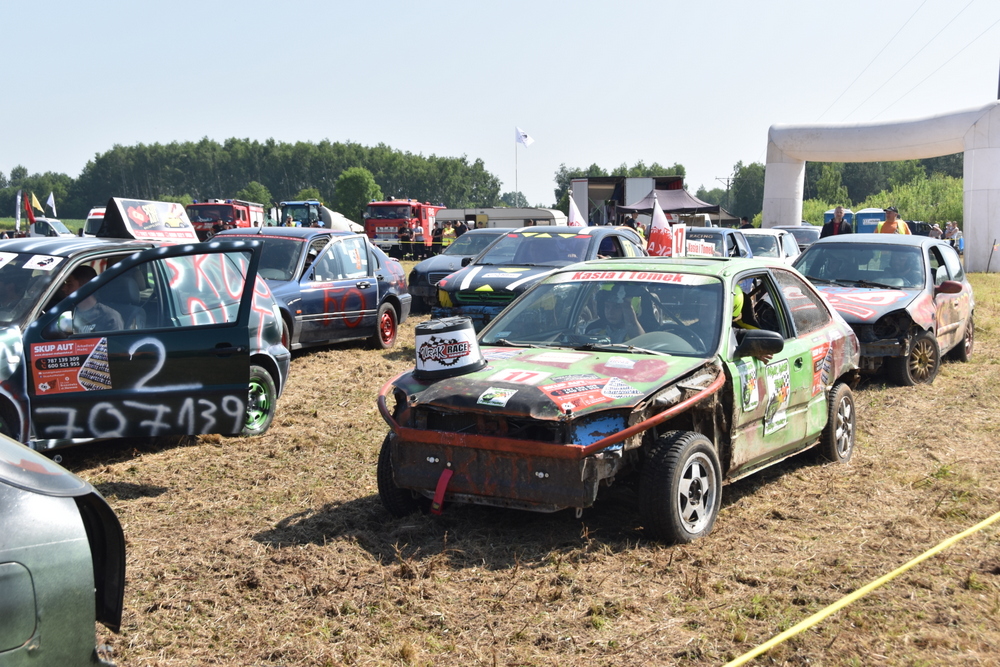 23 DSC 0968 Wrak Race ze wsparciem dla małego Nikodema na ,,lądowisku” w Morzychnie zgromadził tłumy mieszkańców z Powiśla i okolic