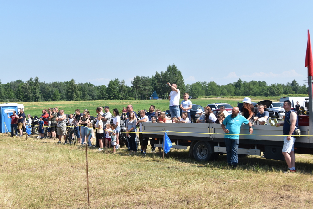 32 DSC 0993 Wrak Race ze wsparciem dla małego Nikodema na ,,lądowisku” w Morzychnie zgromadził tłumy mieszkańców z Powiśla i okolic