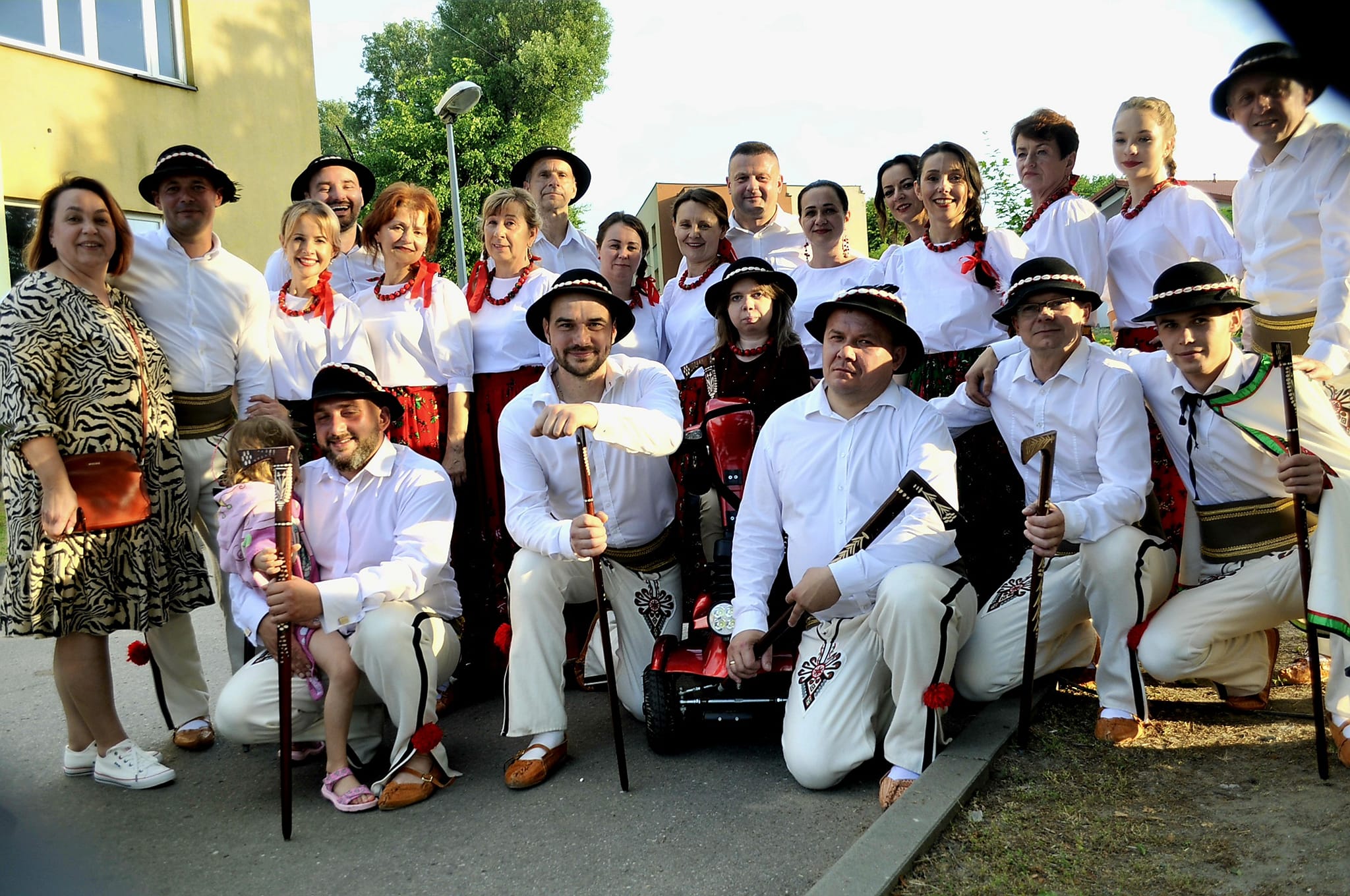 355114166 568849785427959 7902259987141469903 n ,,Dobro. Im więcej go dajesz tym więcej dostajesz . XII Charytatywny Festyn ,,Pomocnej Dłoni