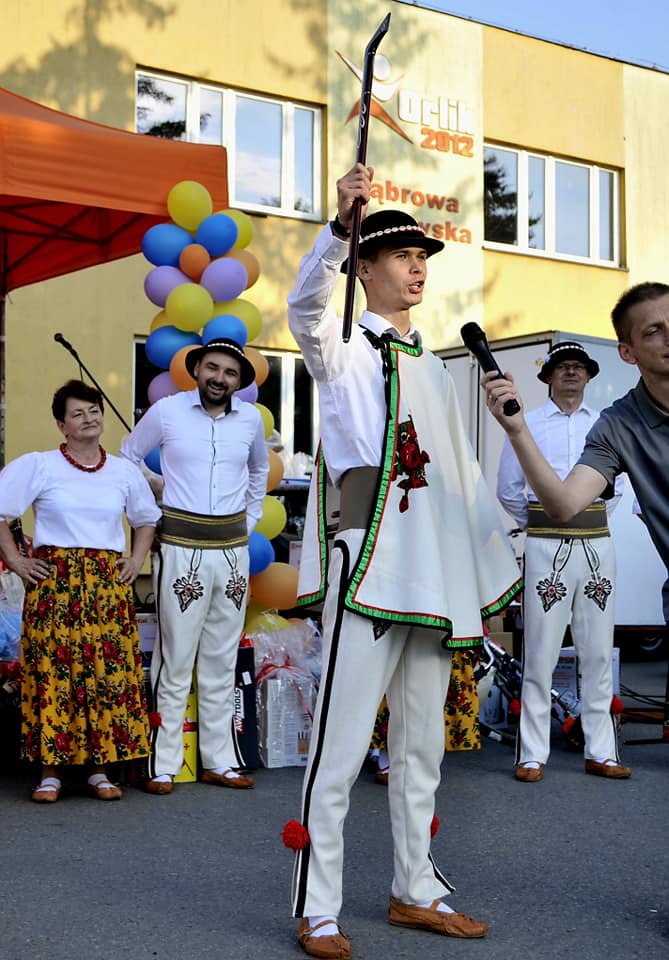 355157215 568848565428081 6343393834590491393 n ,,Dobro. Im więcej go dajesz tym więcej dostajesz . XII Charytatywny Festyn ,,Pomocnej Dłoni