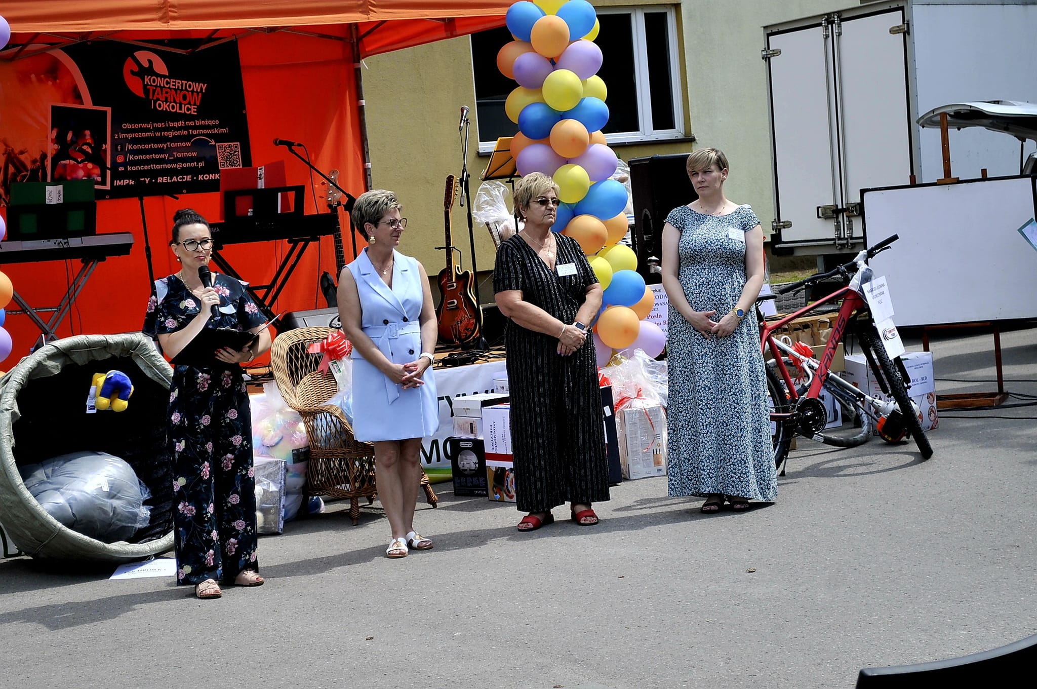 355528628 568849885427949 4520874850041993125 n ,,Dobro. Im więcej go dajesz tym więcej dostajesz . XII Charytatywny Festyn ,,Pomocnej Dłoni