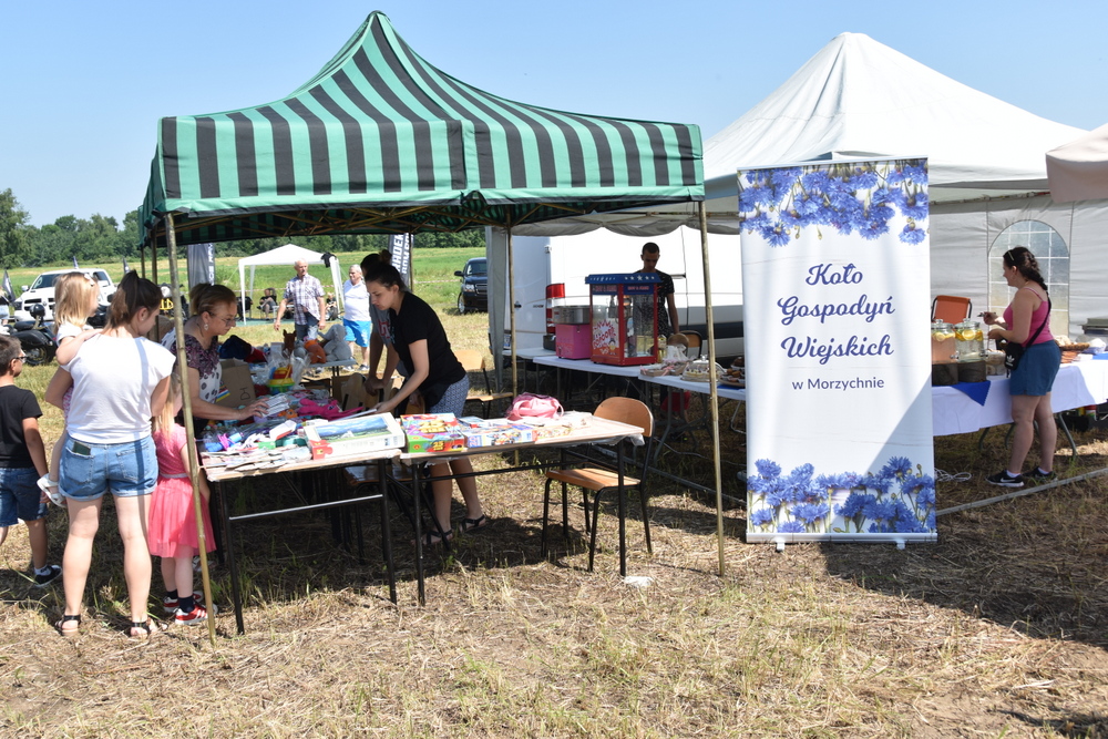 39 DSC 0015 Wrak Race ze wsparciem dla małego Nikodema na ,,lądowisku” w Morzychnie zgromadził tłumy mieszkańców z Powiśla i okolic