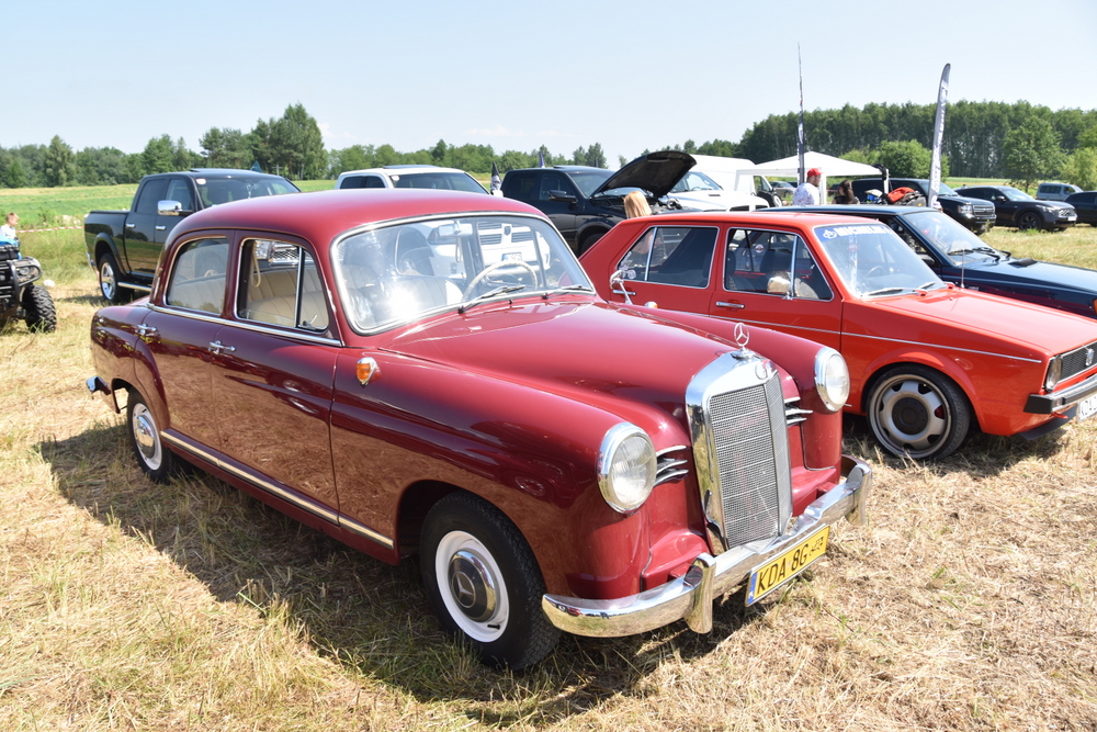 42 DSC 0020 Wrak Race ze wsparciem dla małego Nikodema na ,,lądowisku” w Morzychnie zgromadził tłumy mieszkańców z Powiśla i okolic