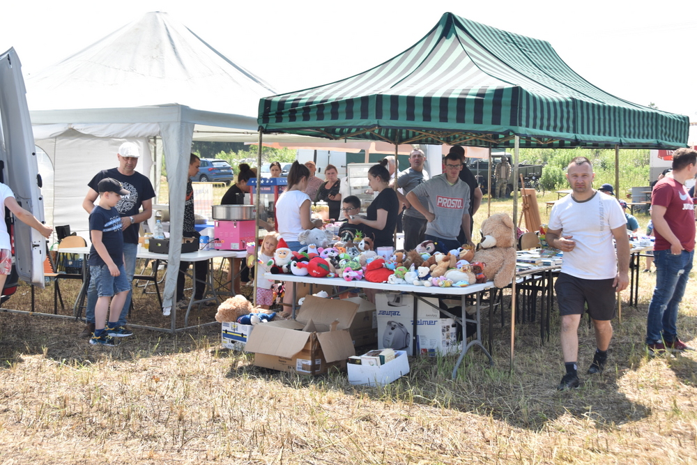 44 DSC 0022 Wrak Race ze wsparciem dla małego Nikodema na ,,lądowisku” w Morzychnie zgromadził tłumy mieszkańców z Powiśla i okolic