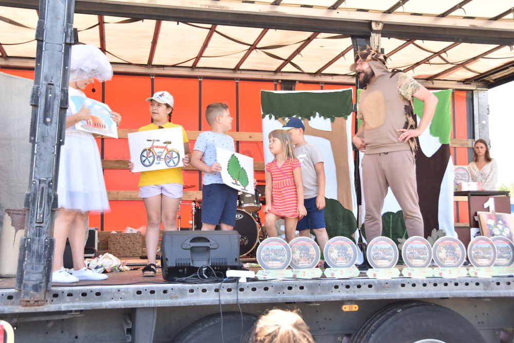 54 DSC 0050 Wrak Race ze wsparciem dla małego Nikodema na ,,lądowisku” w Morzychnie zgromadził tłumy mieszkańców z Powiśla i okolic