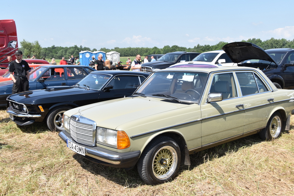 57 DSC 0062 Wrak Race ze wsparciem dla małego Nikodema na ,,lądowisku” w Morzychnie zgromadził tłumy mieszkańców z Powiśla i okolic
