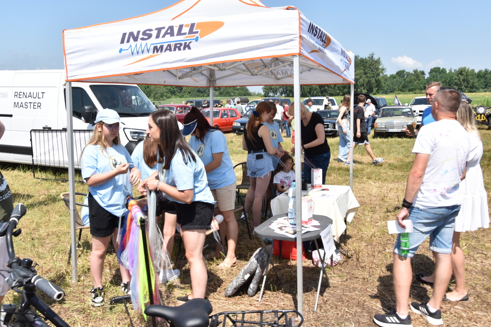 58 DSC 0067 Wrak Race ze wsparciem dla małego Nikodema na ,,lądowisku” w Morzychnie zgromadził tłumy mieszkańców z Powiśla i okolic