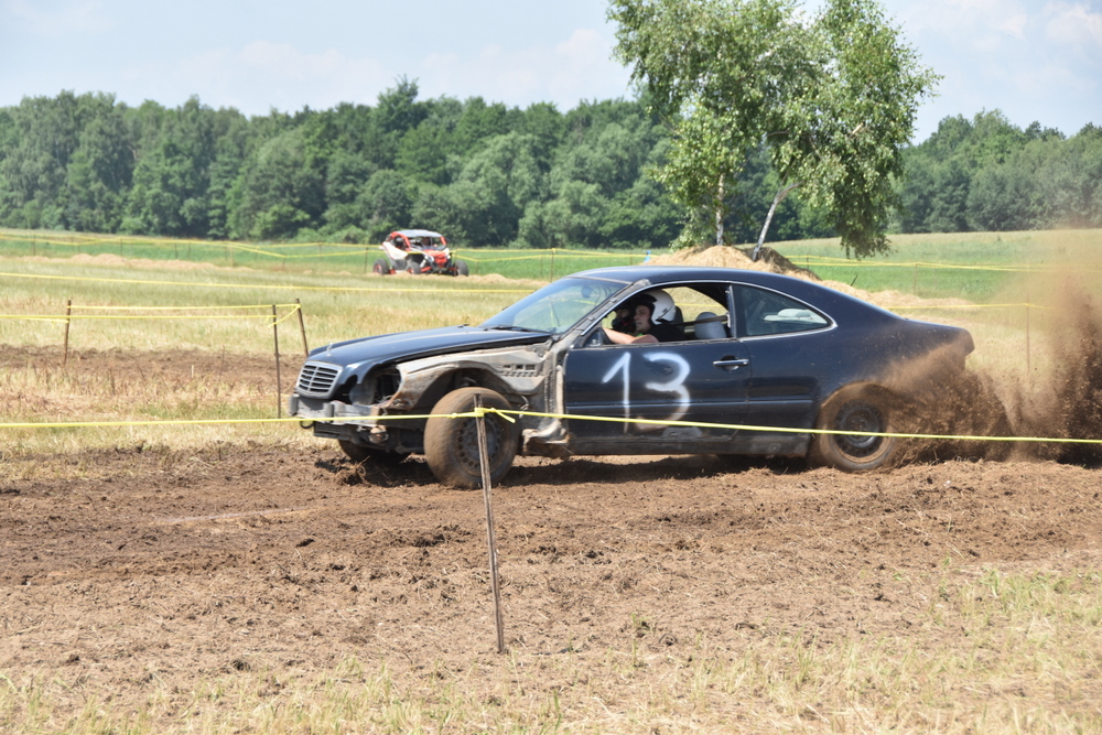 64 DSC 0076 Wrak Race ze wsparciem dla małego Nikodema na ,,lądowisku” w Morzychnie zgromadził tłumy mieszkańców z Powiśla i okolic