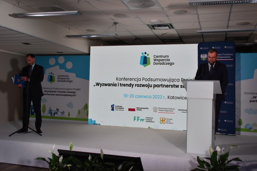 6490299a18a52 o large Burmistrz Dąbrowy Tarnowskiej na konferencji podsumowującej Projekt CWD Plus