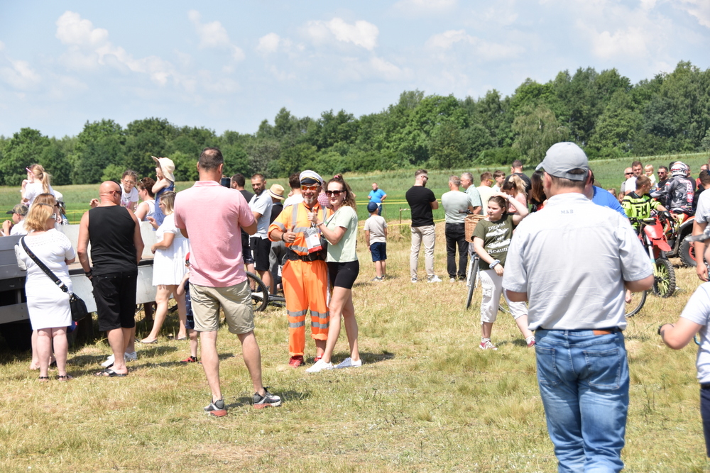 67 DSC 0085 Wrak Race ze wsparciem dla małego Nikodema na ,,lądowisku” w Morzychnie zgromadził tłumy mieszkańców z Powiśla i okolic