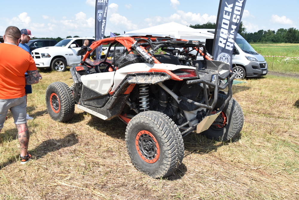 68 DSC 0091 Wrak Race ze wsparciem dla małego Nikodema na ,,lądowisku” w Morzychnie zgromadził tłumy mieszkańców z Powiśla i okolic