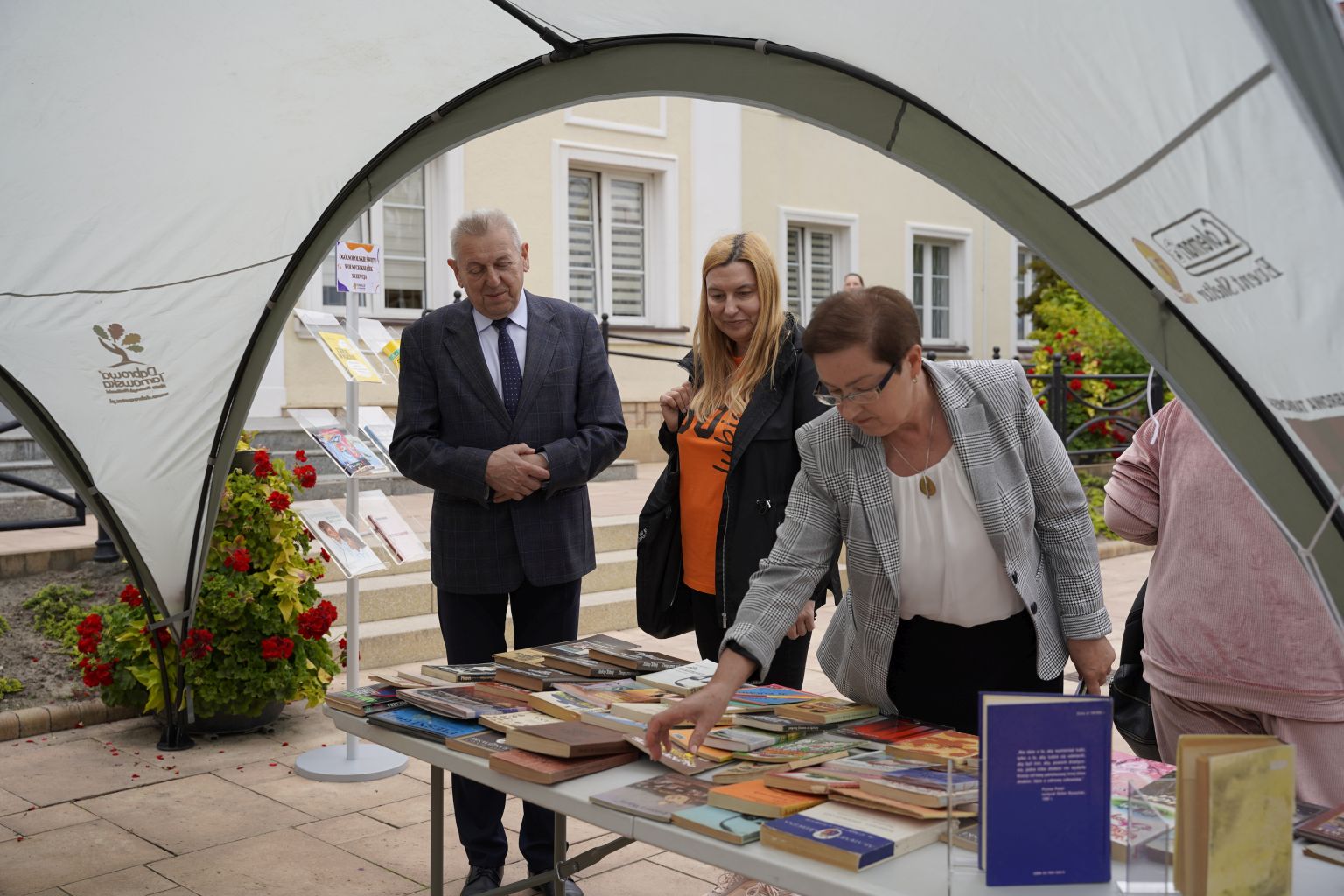 DSC1259 XX Ogólnopolskie Święto Wolnych Książek   Miejska Biblioteka Publiczna im. Marii Kozaczkowej w Dąbrowie Tarnowskiej