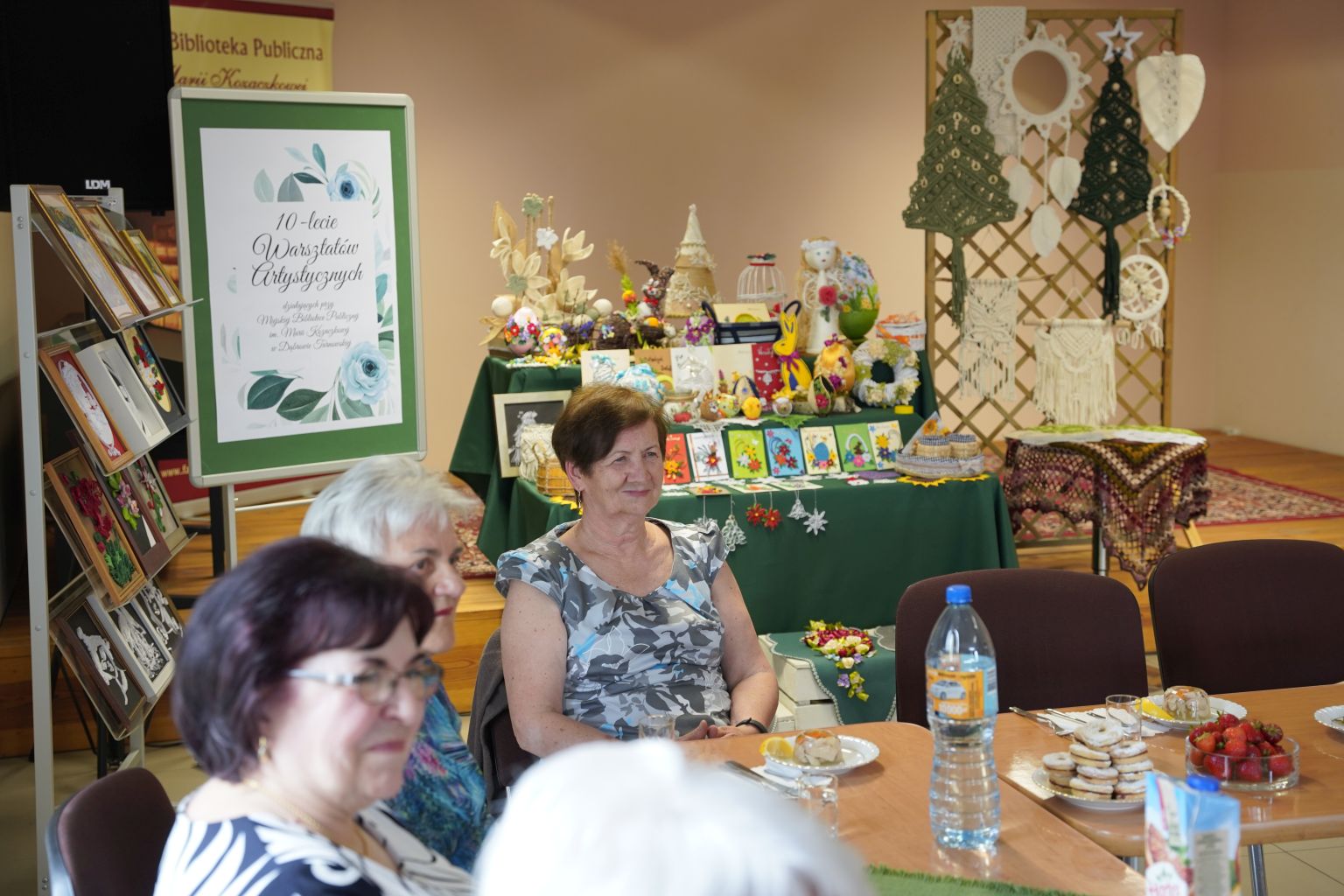 DSC1378 10 LAT WARSZTATÓW ARTYSTYCZNYCH DZIAŁAJĄCYCH PRZY MBP