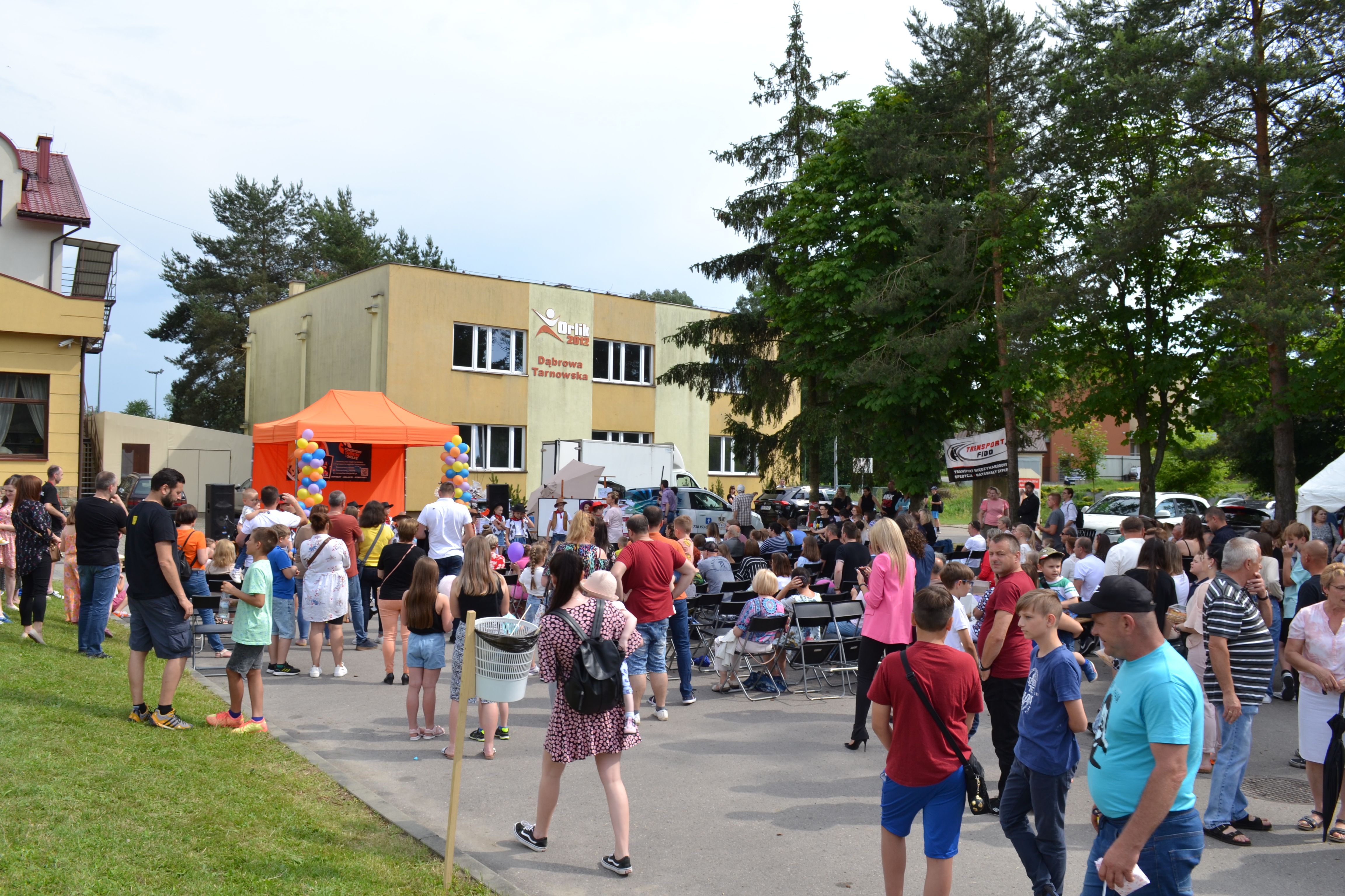 DSC 0972 ,,Dobro. Im więcej go dajesz tym więcej dostajesz . XII Charytatywny Festyn ,,Pomocnej Dłoni