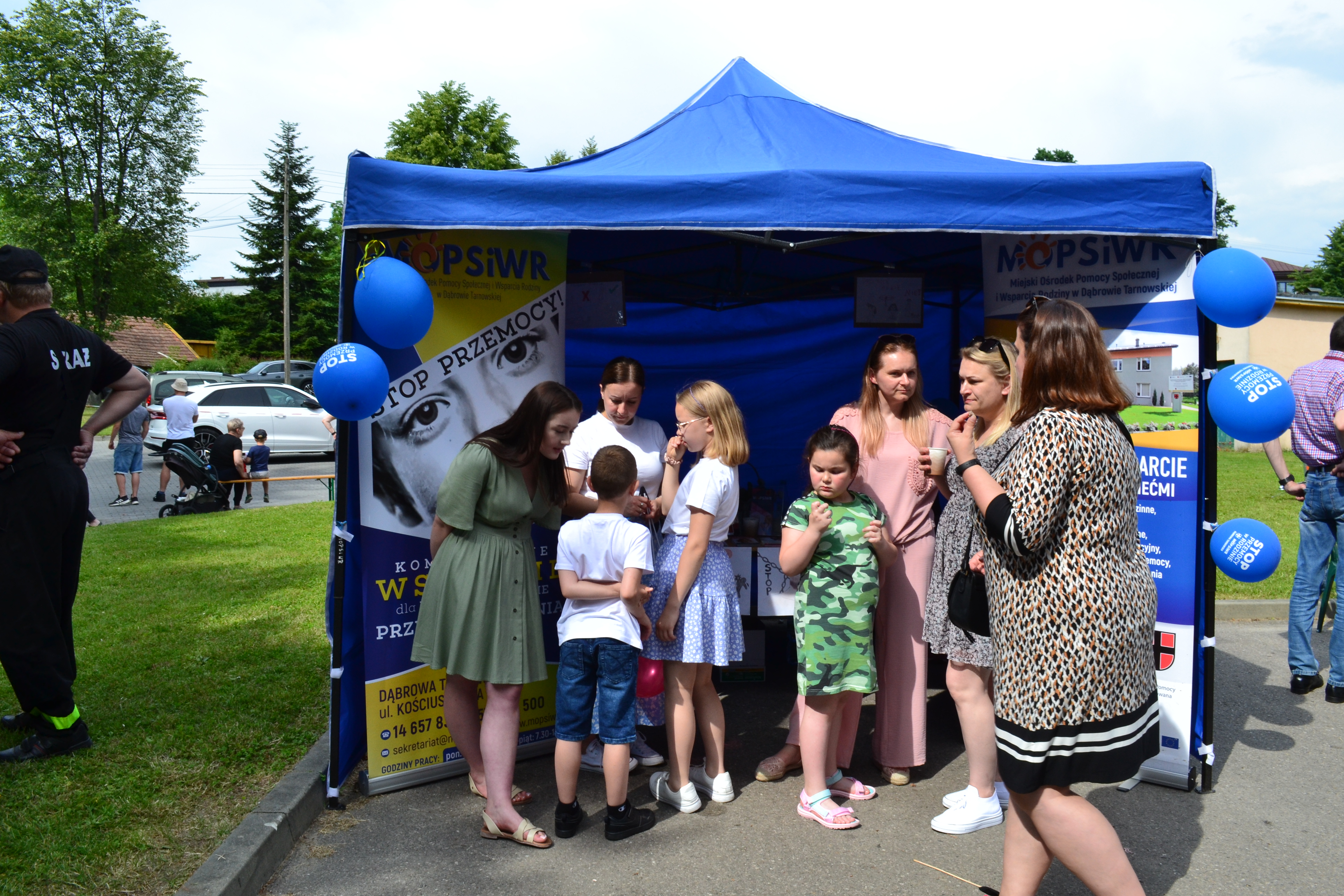 DSC 0983 ,,Dobro. Im więcej go dajesz tym więcej dostajesz . XII Charytatywny Festyn ,,Pomocnej Dłoni