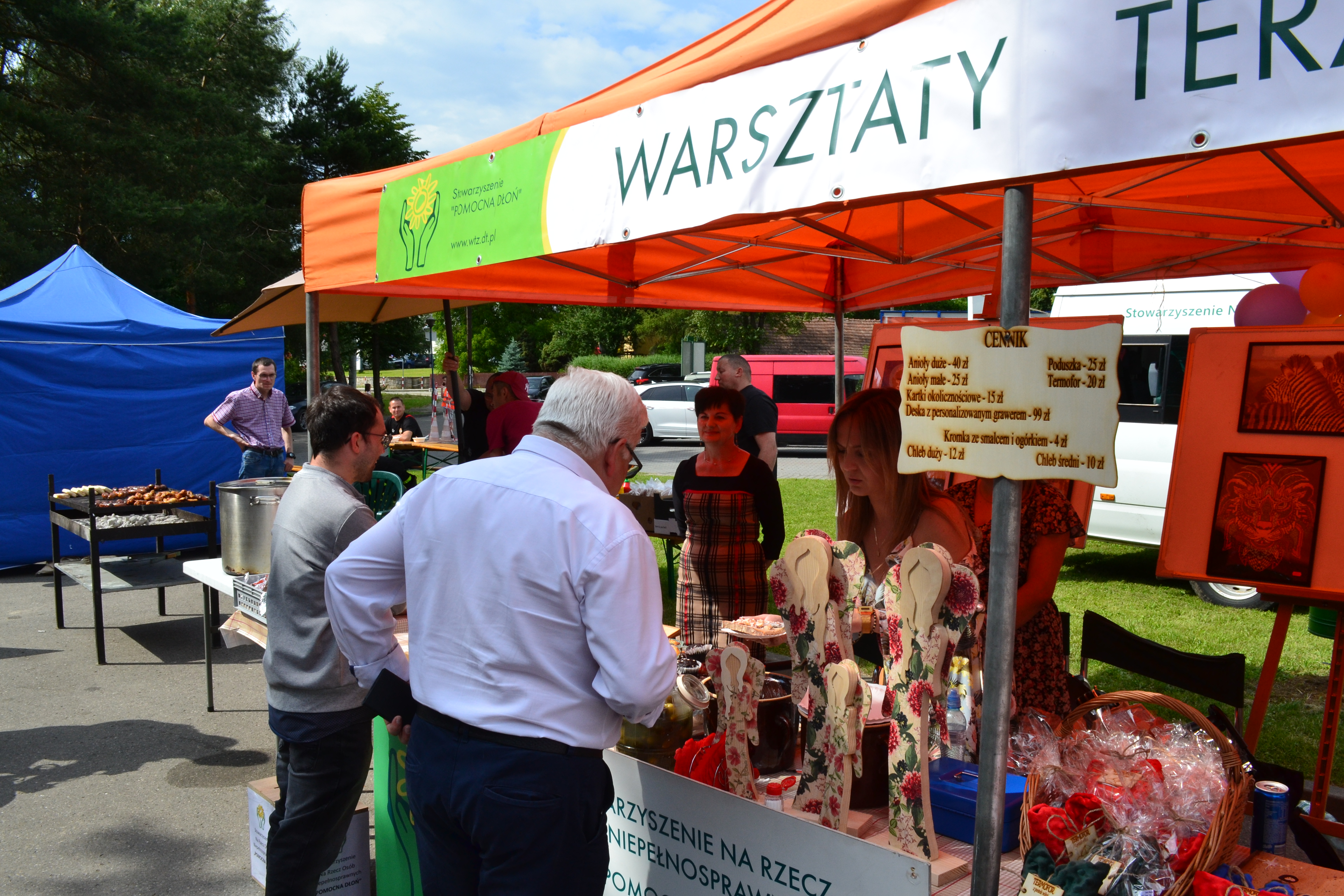 DSC 0986 ,,Dobro. Im więcej go dajesz tym więcej dostajesz . XII Charytatywny Festyn ,,Pomocnej Dłoni