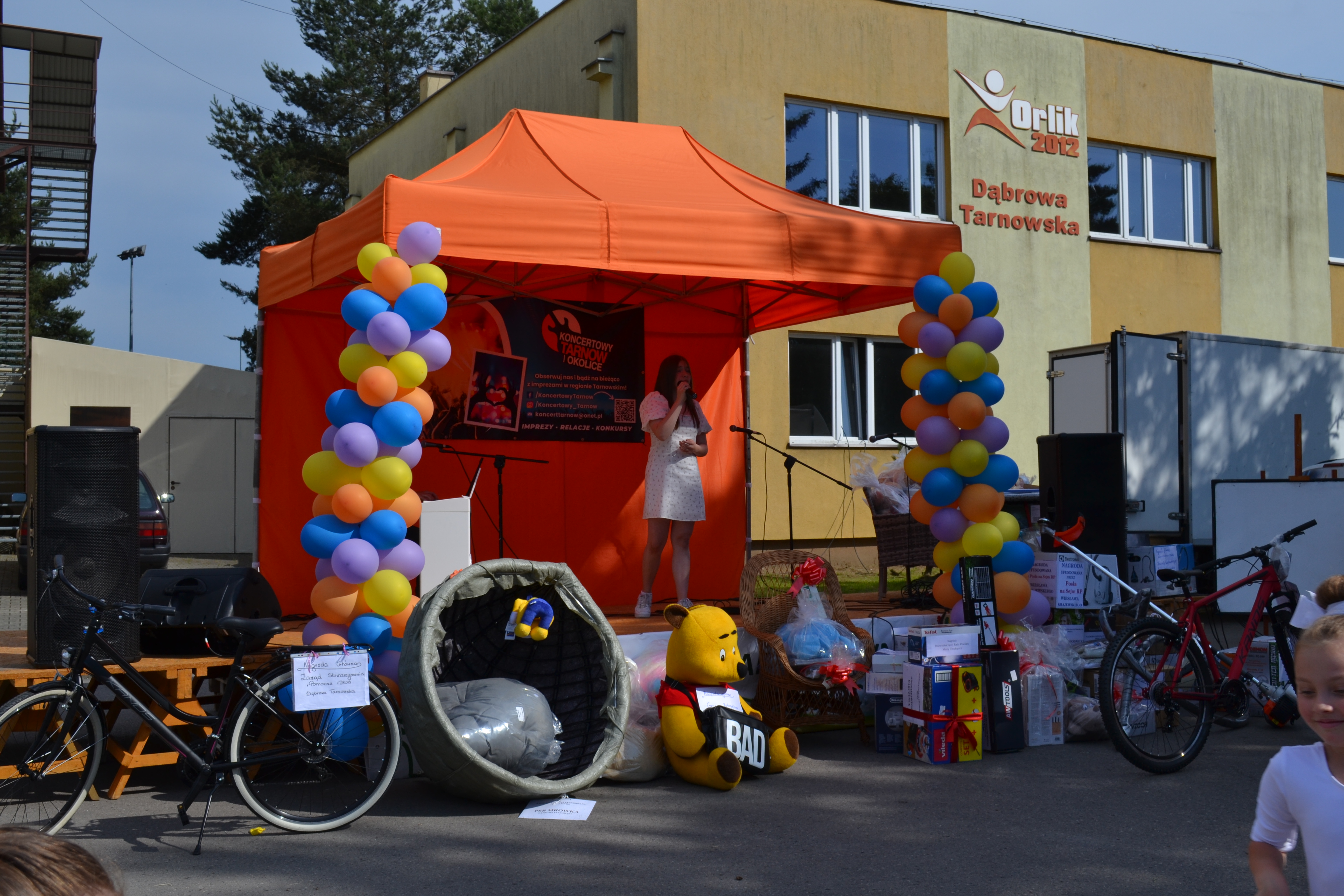 DSC 1023 ,,Dobro. Im więcej go dajesz tym więcej dostajesz . XII Charytatywny Festyn ,,Pomocnej Dłoni