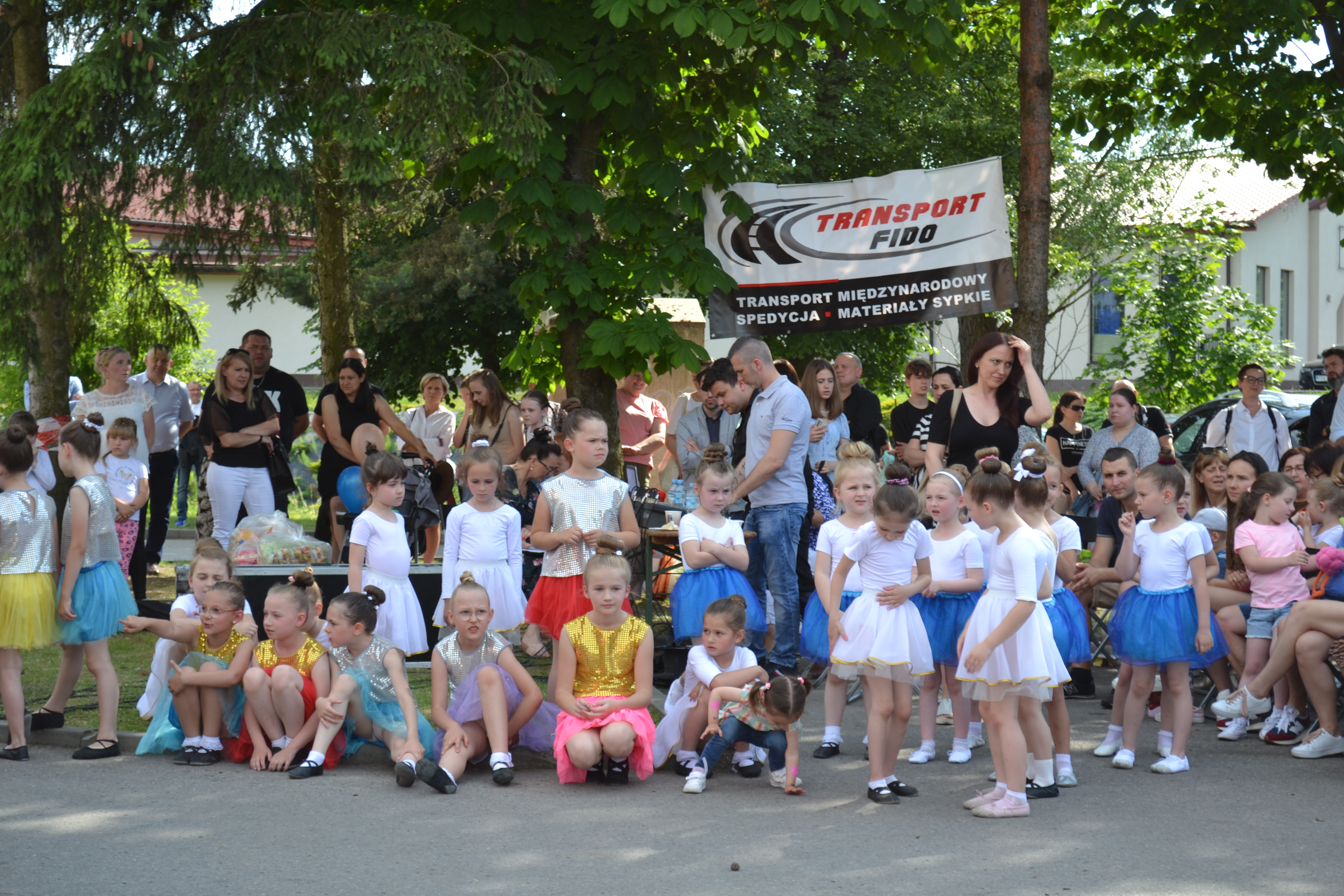 DSC 1027 ,,Dobro. Im więcej go dajesz tym więcej dostajesz . XII Charytatywny Festyn ,,Pomocnej Dłoni