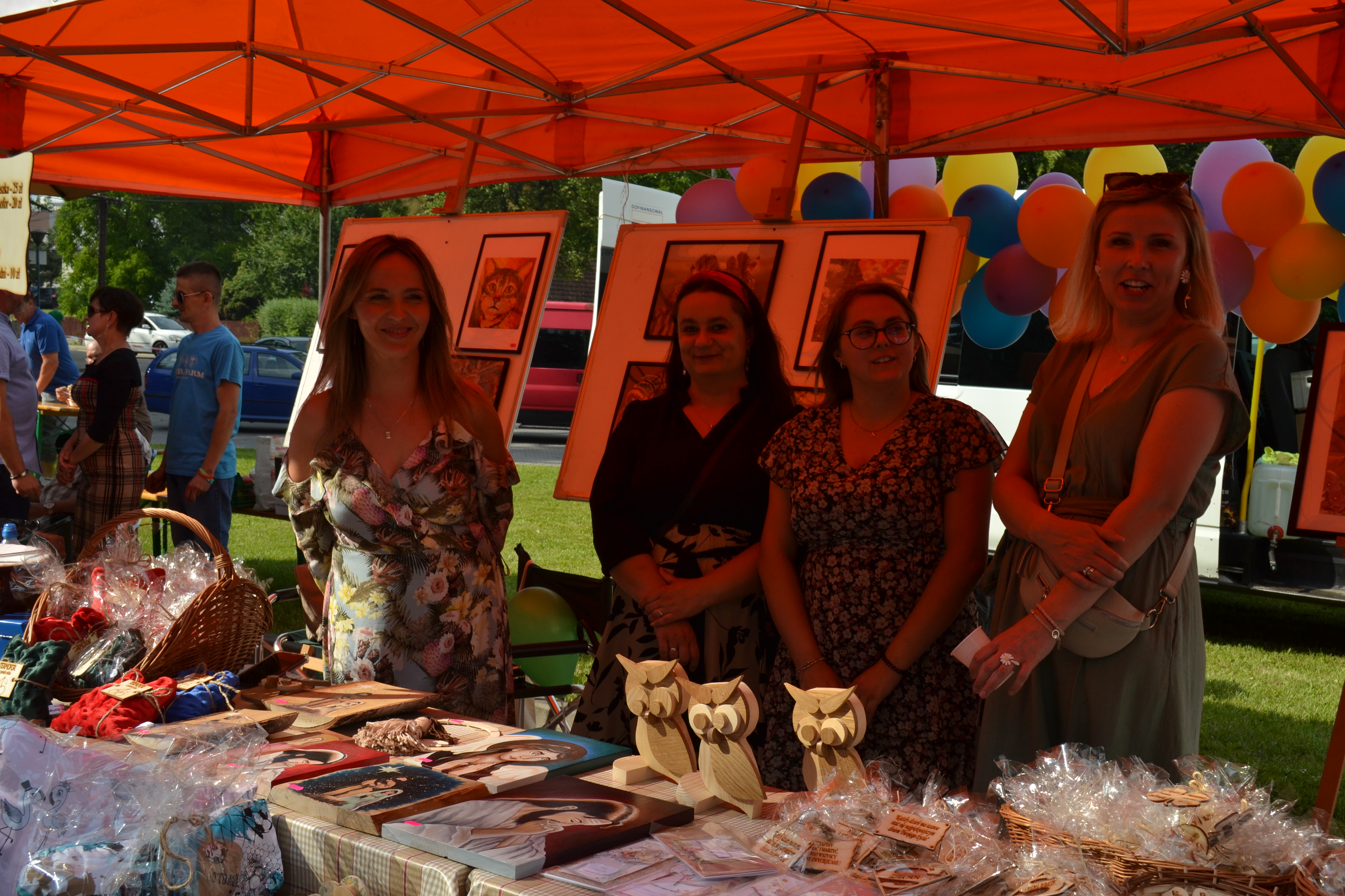 DSC 1048 ,,Dobro. Im więcej go dajesz tym więcej dostajesz . XII Charytatywny Festyn ,,Pomocnej Dłoni