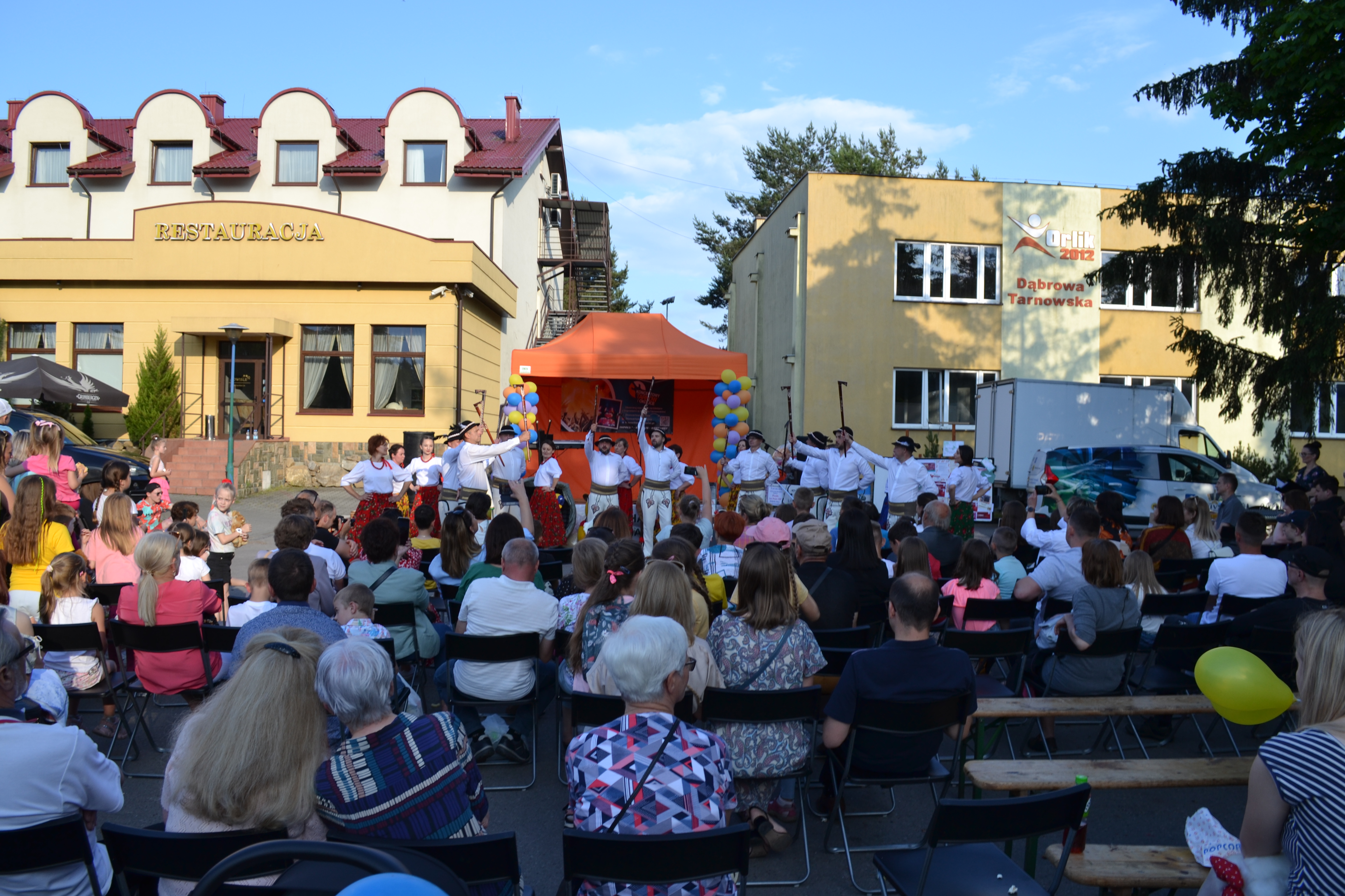 DSC 1092 ,,Dobro. Im więcej go dajesz tym więcej dostajesz . XII Charytatywny Festyn ,,Pomocnej Dłoni