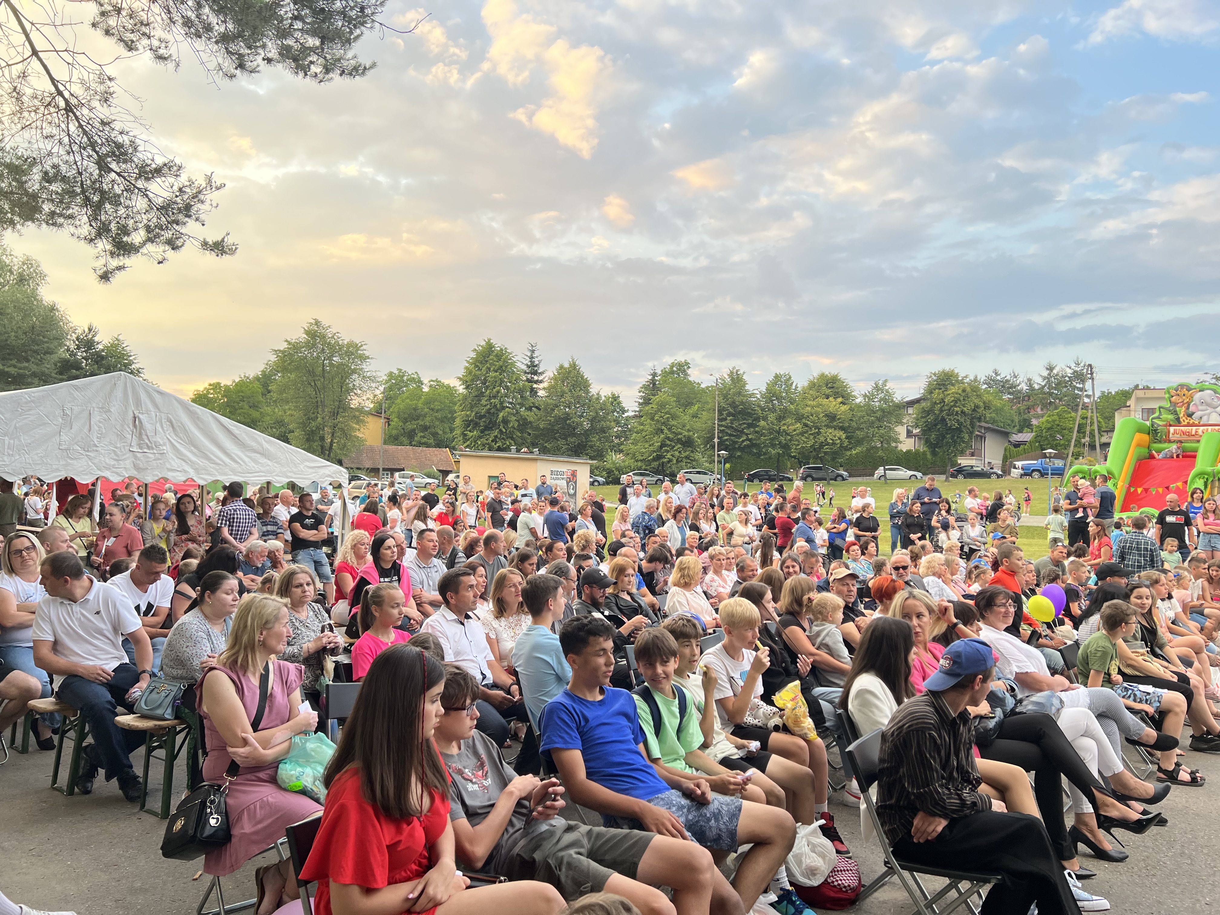 IMG 9593 ,,Dobro. Im więcej go dajesz tym więcej dostajesz . XII Charytatywny Festyn ,,Pomocnej Dłoni