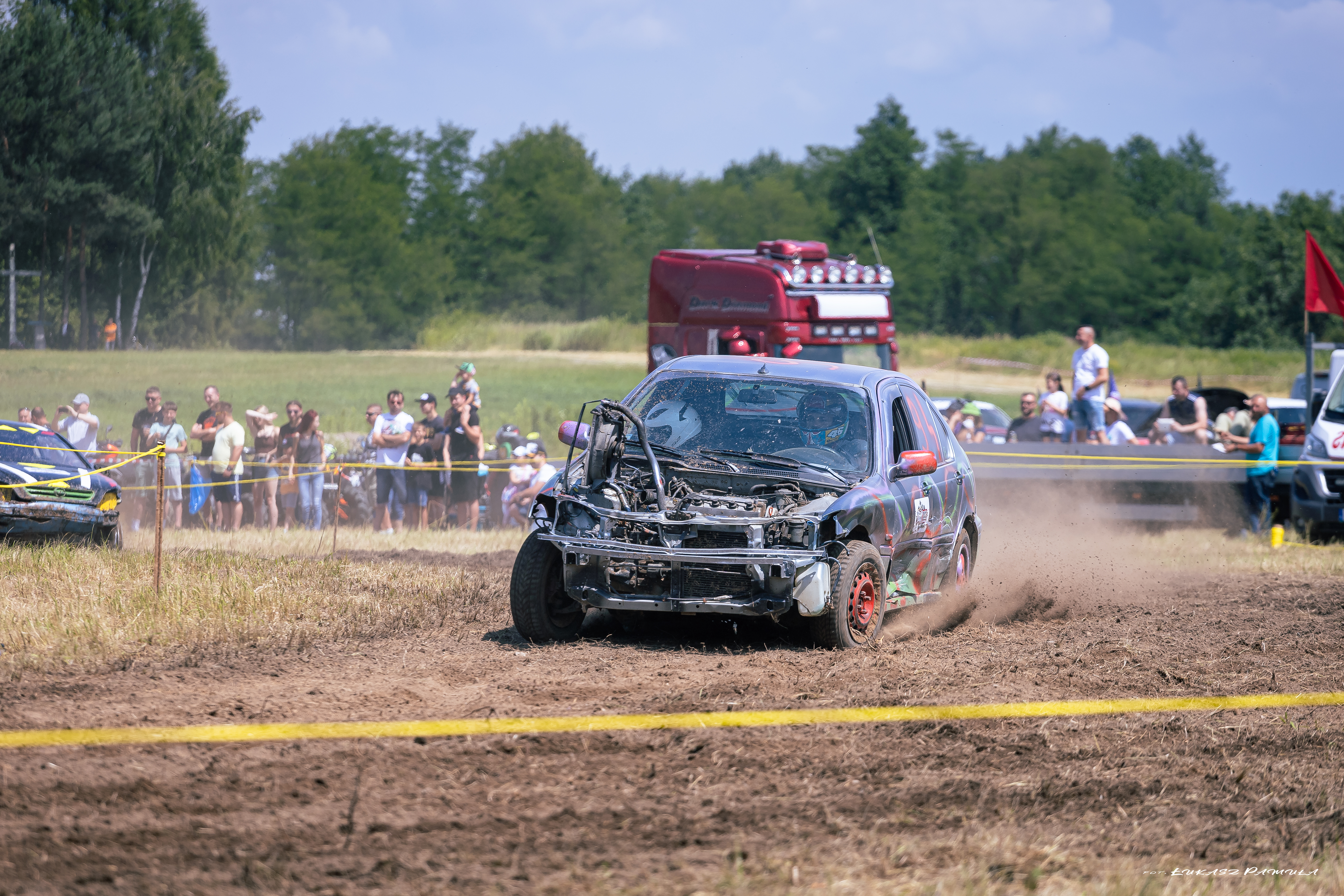 WrakRace25.05.2023 28 Wrak Race ze wsparciem dla małego Nikodema na ,,lądowisku” w Morzychnie zgromadził tłumy mieszkańców z Powiśla i okolic