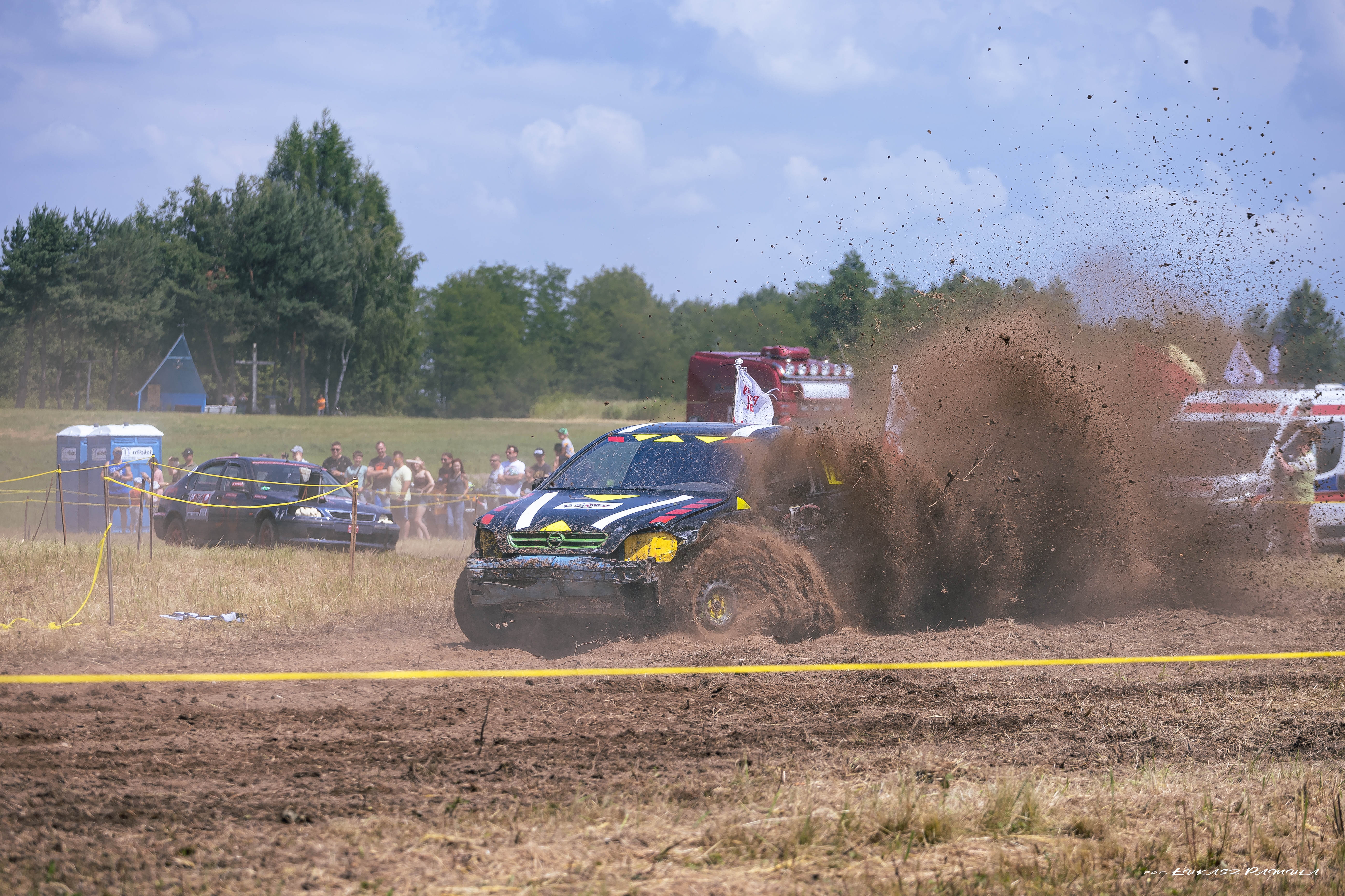 WrakRace25.05.2023 29 Wrak Race ze wsparciem dla małego Nikodema na ,,lądowisku” w Morzychnie zgromadził tłumy mieszkańców z Powiśla i okolic