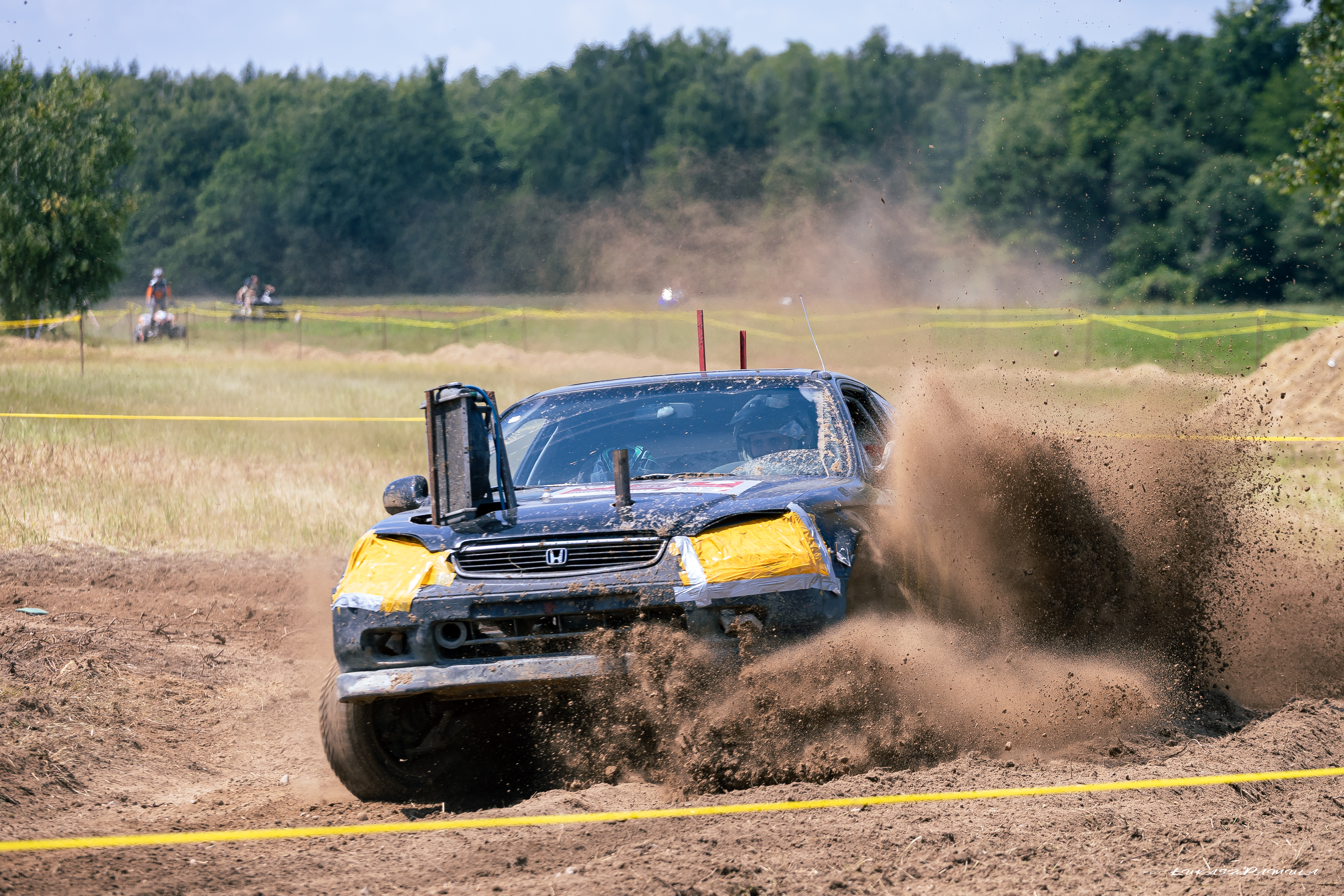 WrakRace25.05.2023 35 Wrak Race ze wsparciem dla małego Nikodema na ,,lądowisku” w Morzychnie zgromadził tłumy mieszkańców z Powiśla i okolic