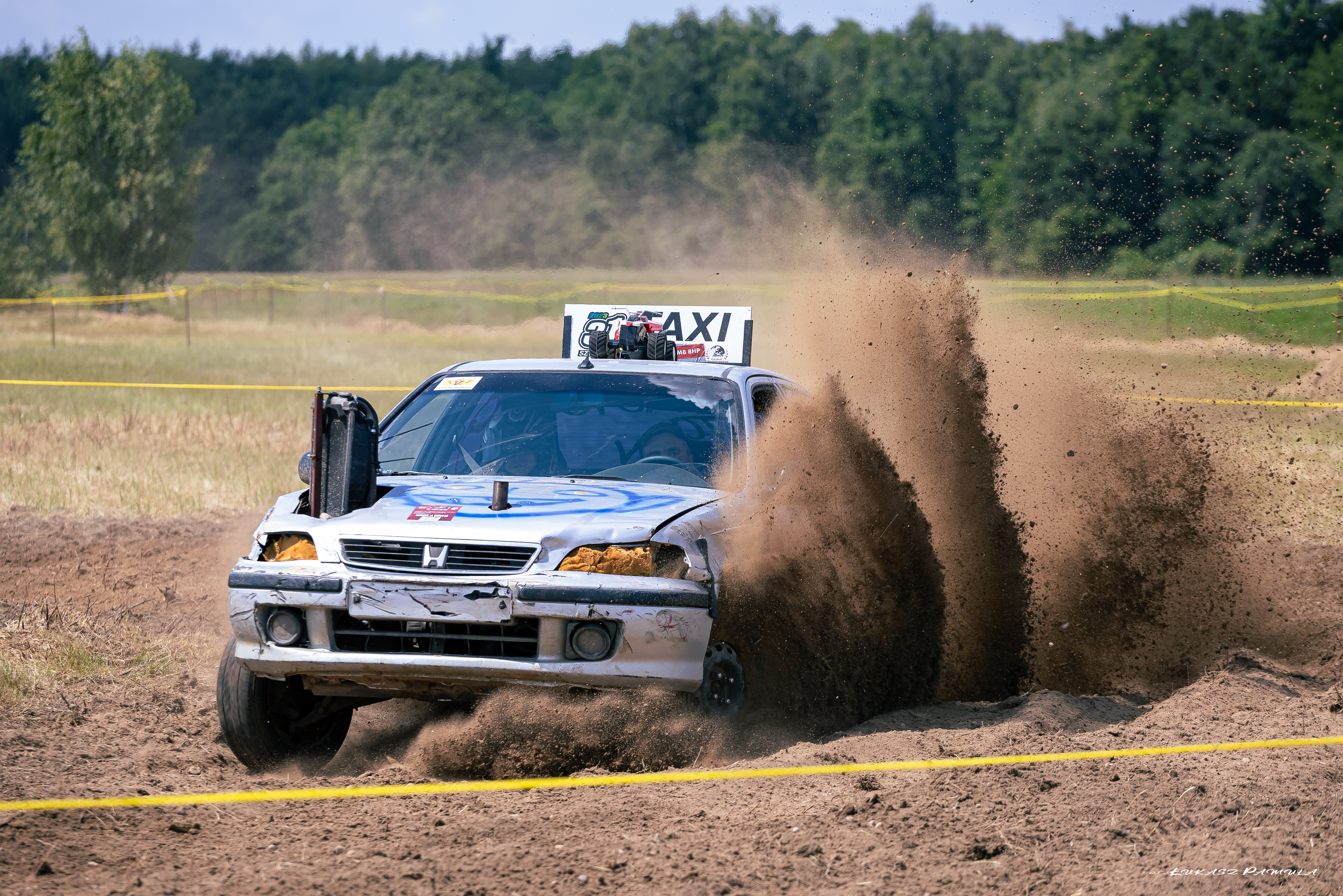 WrakRace25.05.2023 36 Wrak Race ze wsparciem dla małego Nikodema na ,,lądowisku” w Morzychnie zgromadził tłumy mieszkańców z Powiśla i okolic