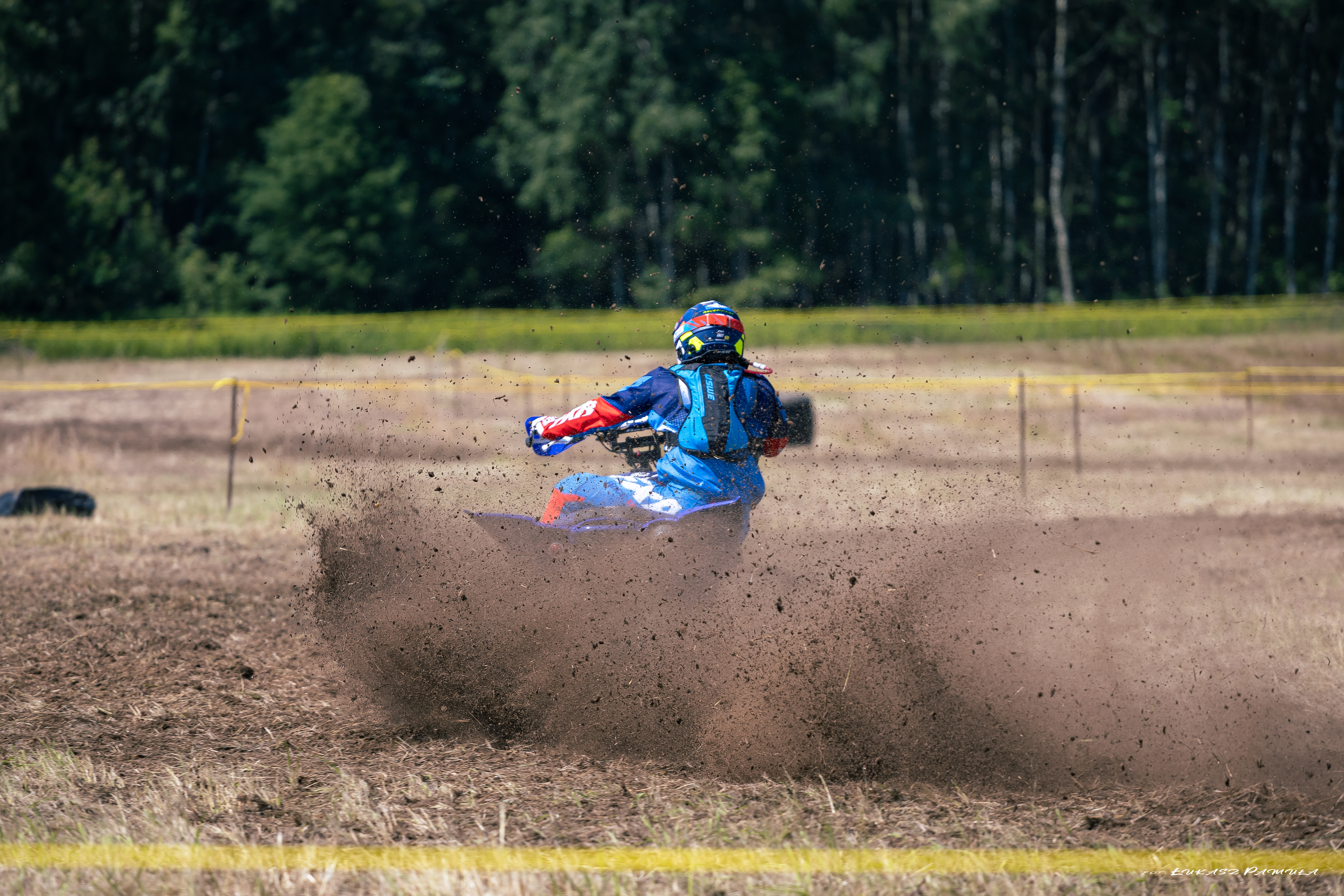 WrakRace25.05.2023 5 Wrak Race ze wsparciem dla małego Nikodema na ,,lądowisku” w Morzychnie zgromadził tłumy mieszkańców z Powiśla i okolic