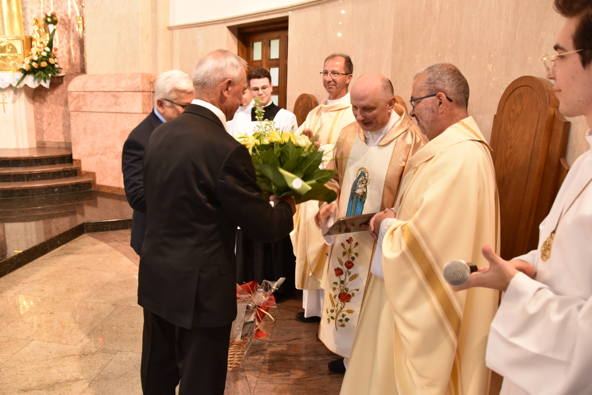 20 DSC 0335 Uroczystości odpustowe oraz jubileusz 25 lecia pracy duszpasterskiej w naszej parafii ks. Zbigniewa