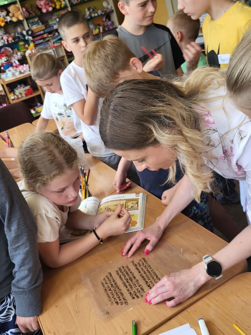 20230711 113414 Warsztaty „Symbole w literaturze na start” w MBP w Dąbrowie Tarnowskiej