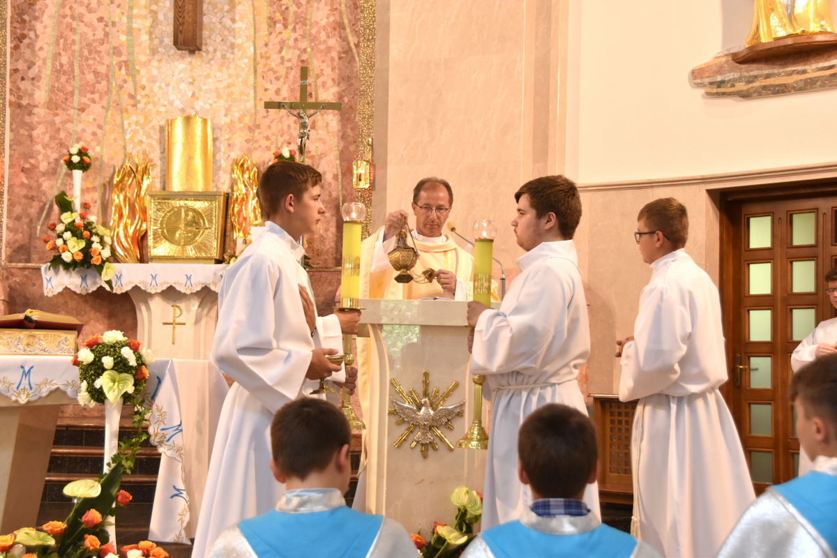 27 DSC 0360 Uroczystości odpustowe oraz jubileusz 25 lecia pracy duszpasterskiej w naszej parafii ks. Zbigniewa