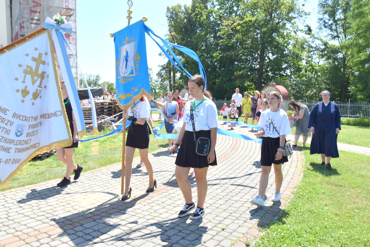 37 DSC 0394 Uroczystości odpustowe oraz jubileusz 25 lecia pracy duszpasterskiej w naszej parafii ks. Zbigniewa